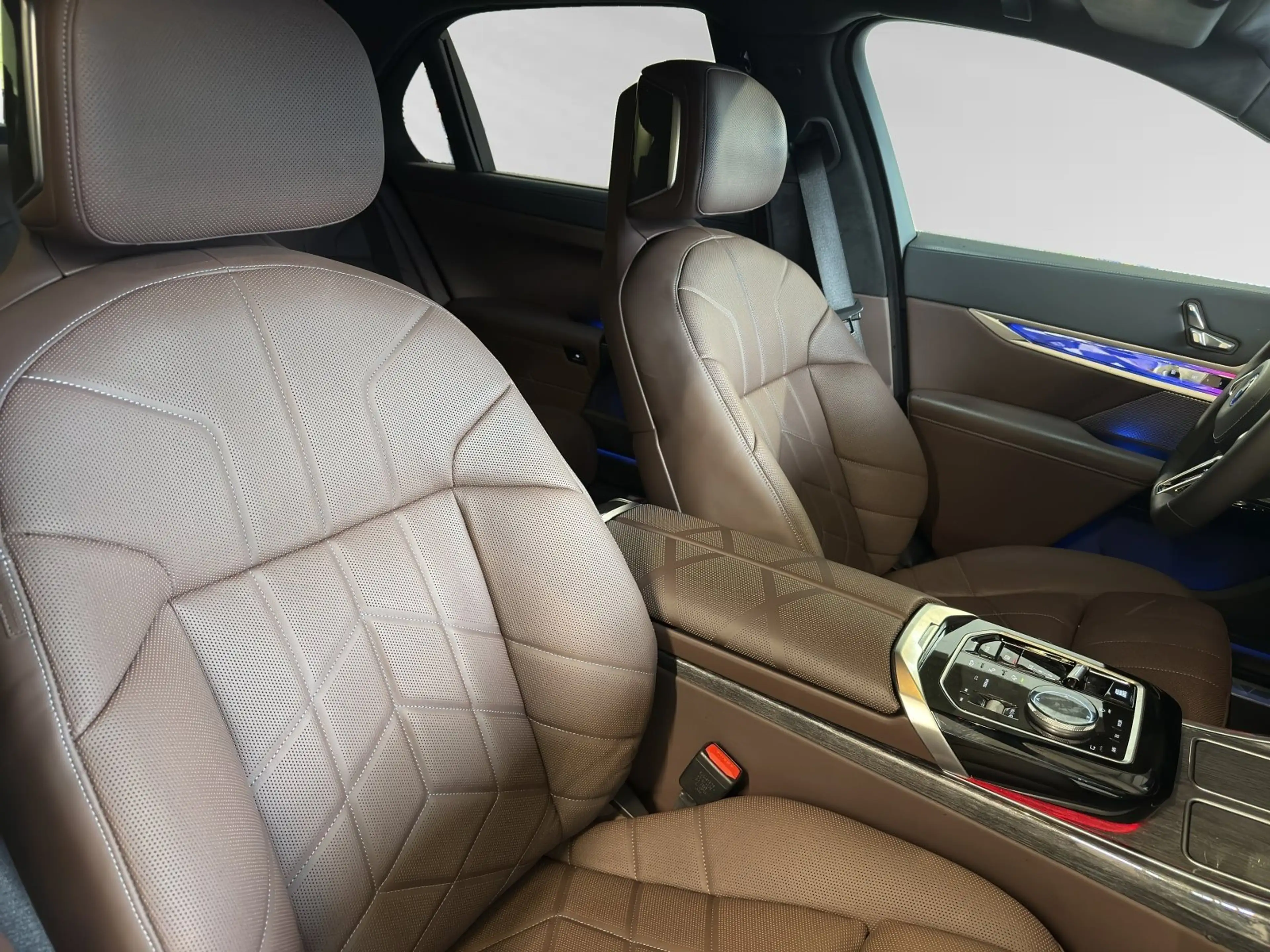 BMW 750 e xDrive TV-Fond-Entertainment|UPE: 187.440,- — photo 9
