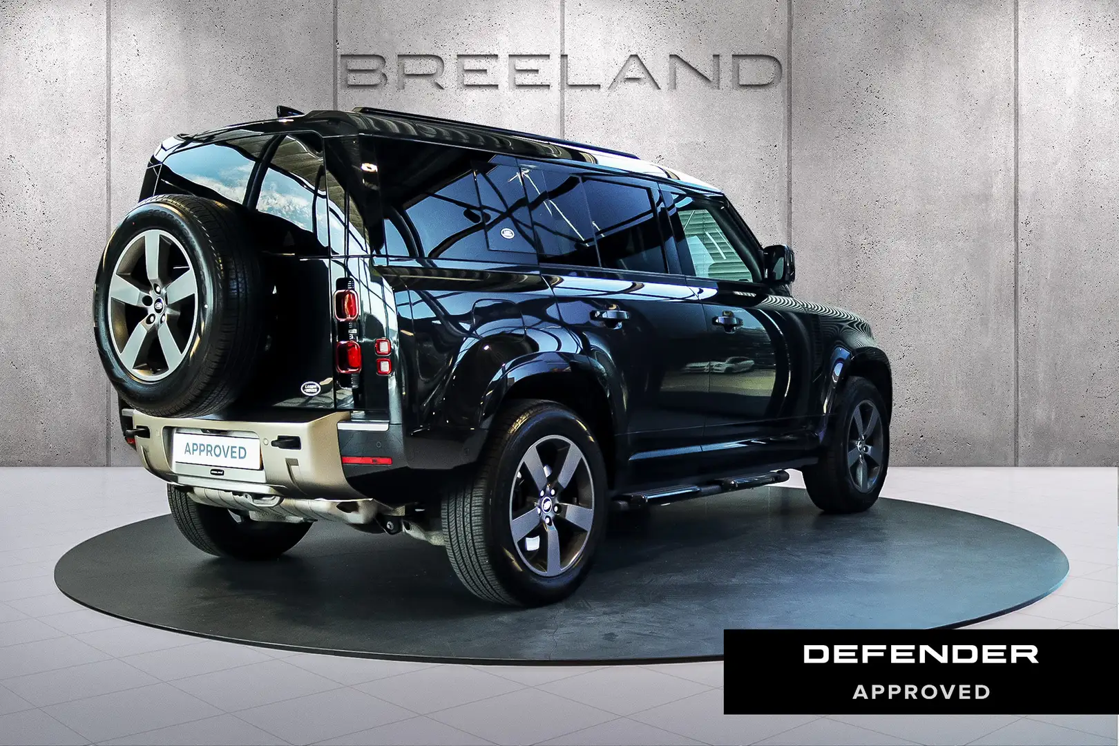 Land Rover Defender P400e 110 X-Dynamic HSE | Trekhaak | Panoramadak Zwart - 2