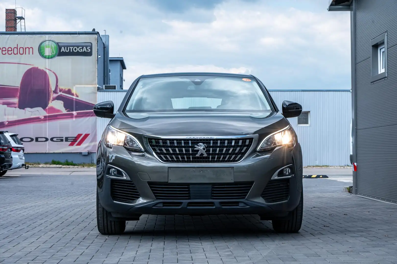Peugeot 3008 1.2 12V e-THP / PureTech Grey - 2