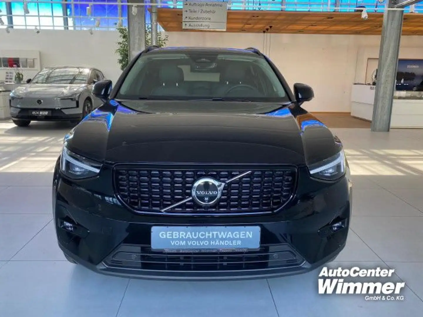 Volvo XC40 B3 B DKG Plus Dark Business + SD + el. AHK + Schwarz - 2