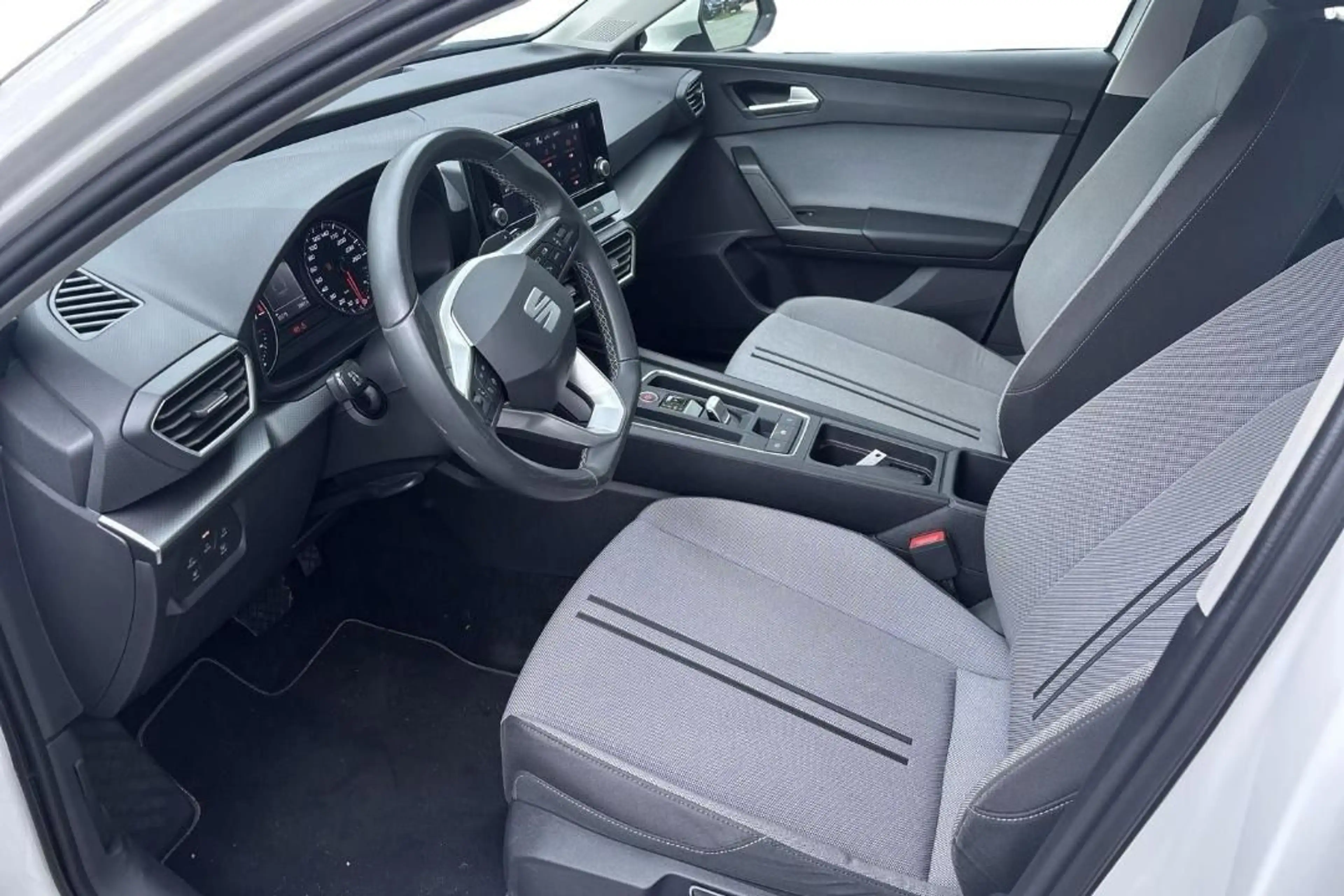 SEAT Leon Sportstourer Style — photo 9