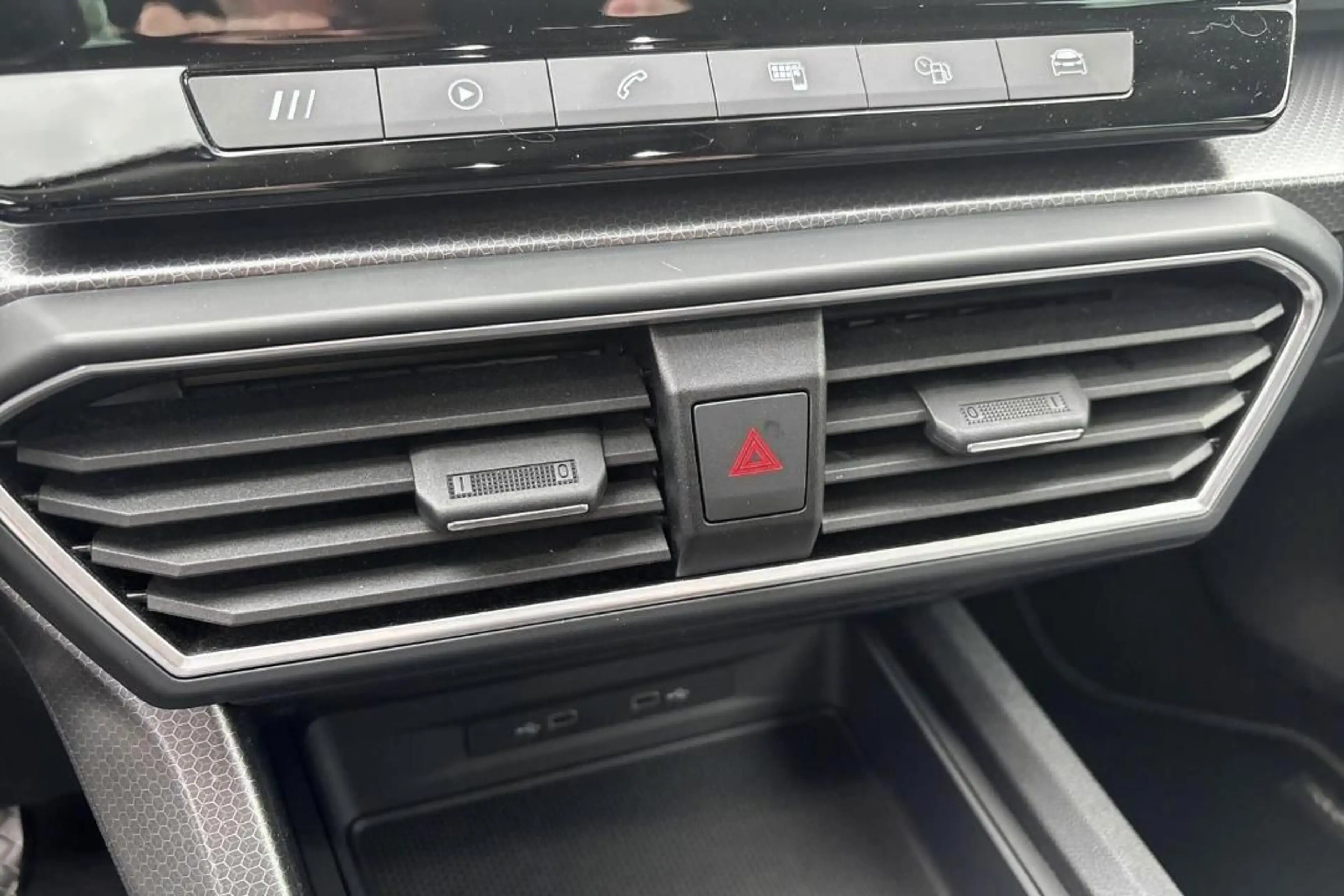 SEAT Leon Sportstourer Style — photo 14