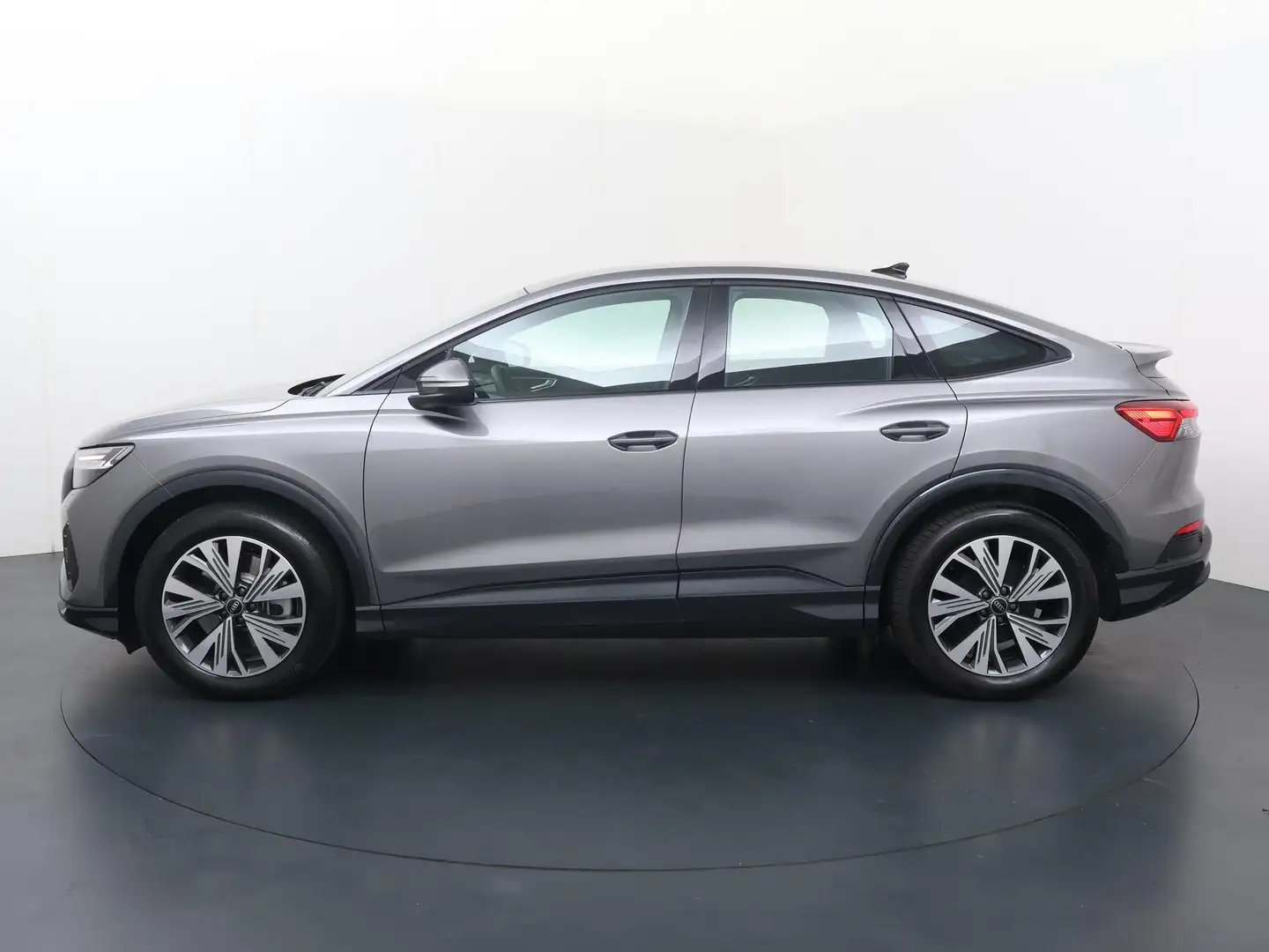 Audi Q4 e-tron Sportback 45 quattro Advanced edition 82 kWh | 286 Grijs - 2