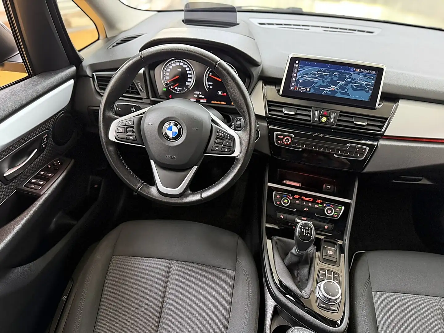 BMW 218 d Gran Tourer Advantage Grau - 2