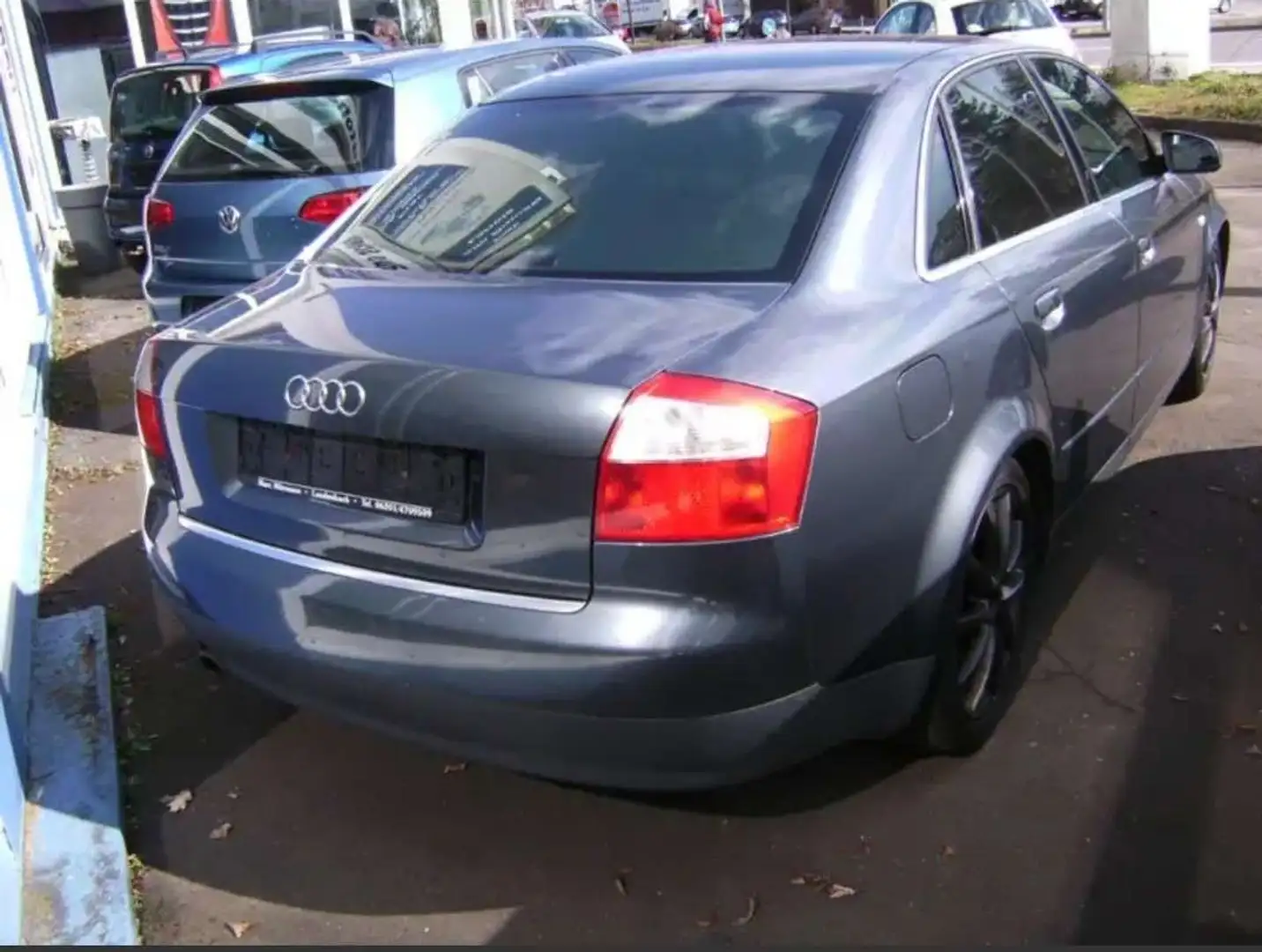 Audi A4 2.0 - 1