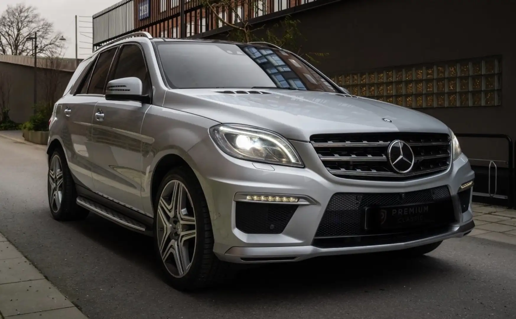 Mercedes-Benz ML 63 AMG 4MATIC A - 2