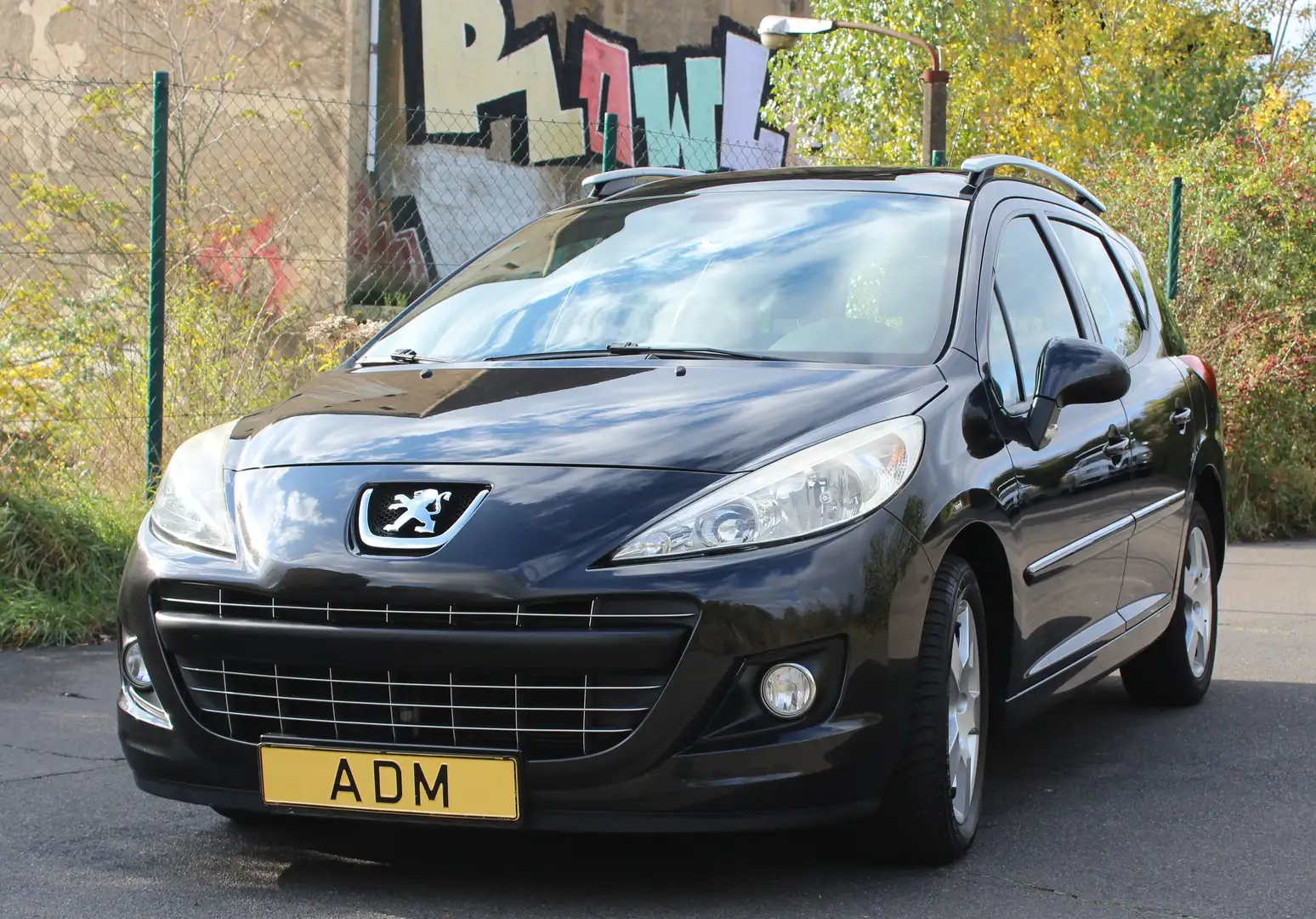 Peugeot 207 Premium Panoramadach Schwarz - 2