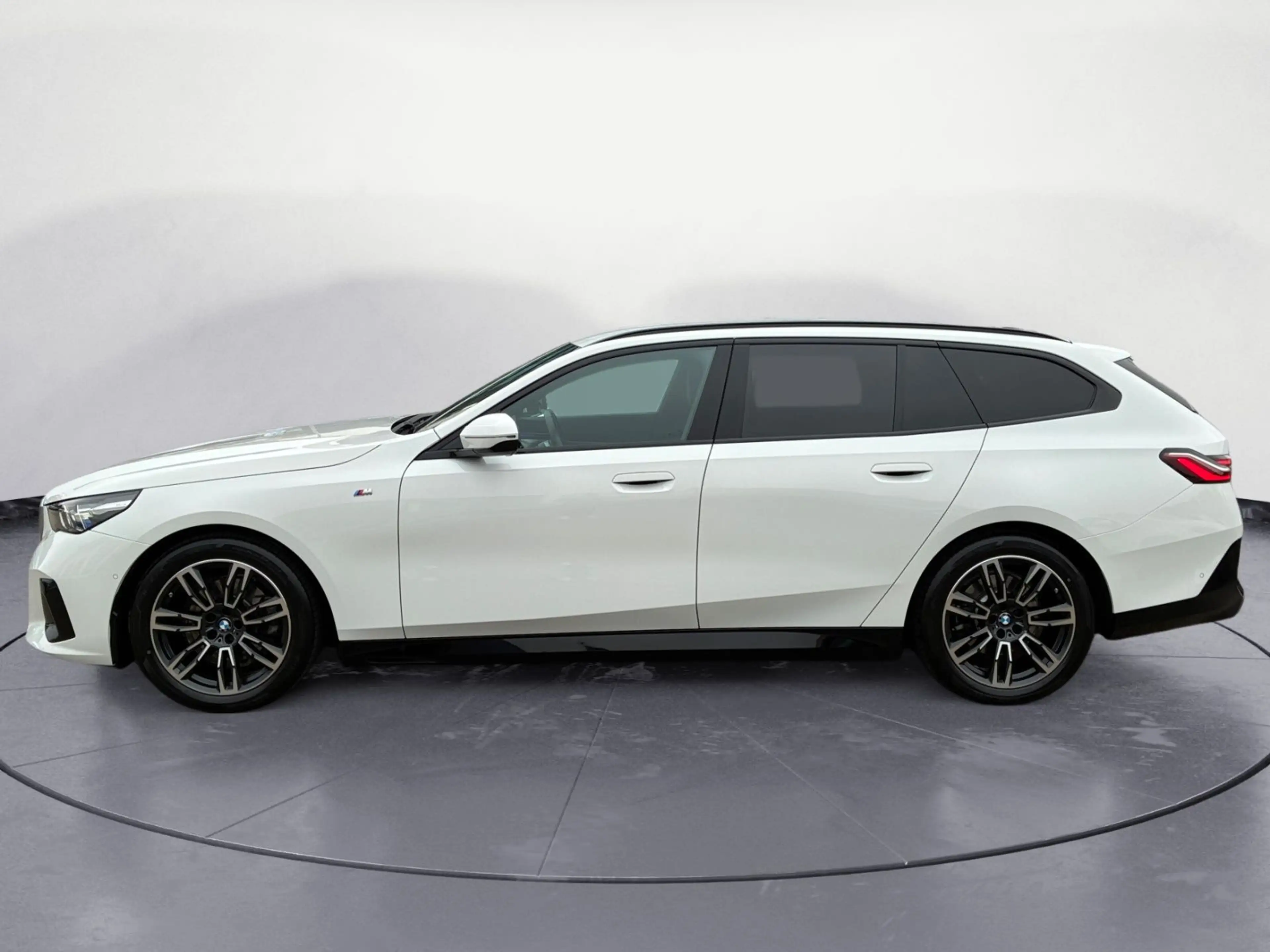 BMW 520 d Touring M Sportpaket AHK Driving Assistant — photo 4