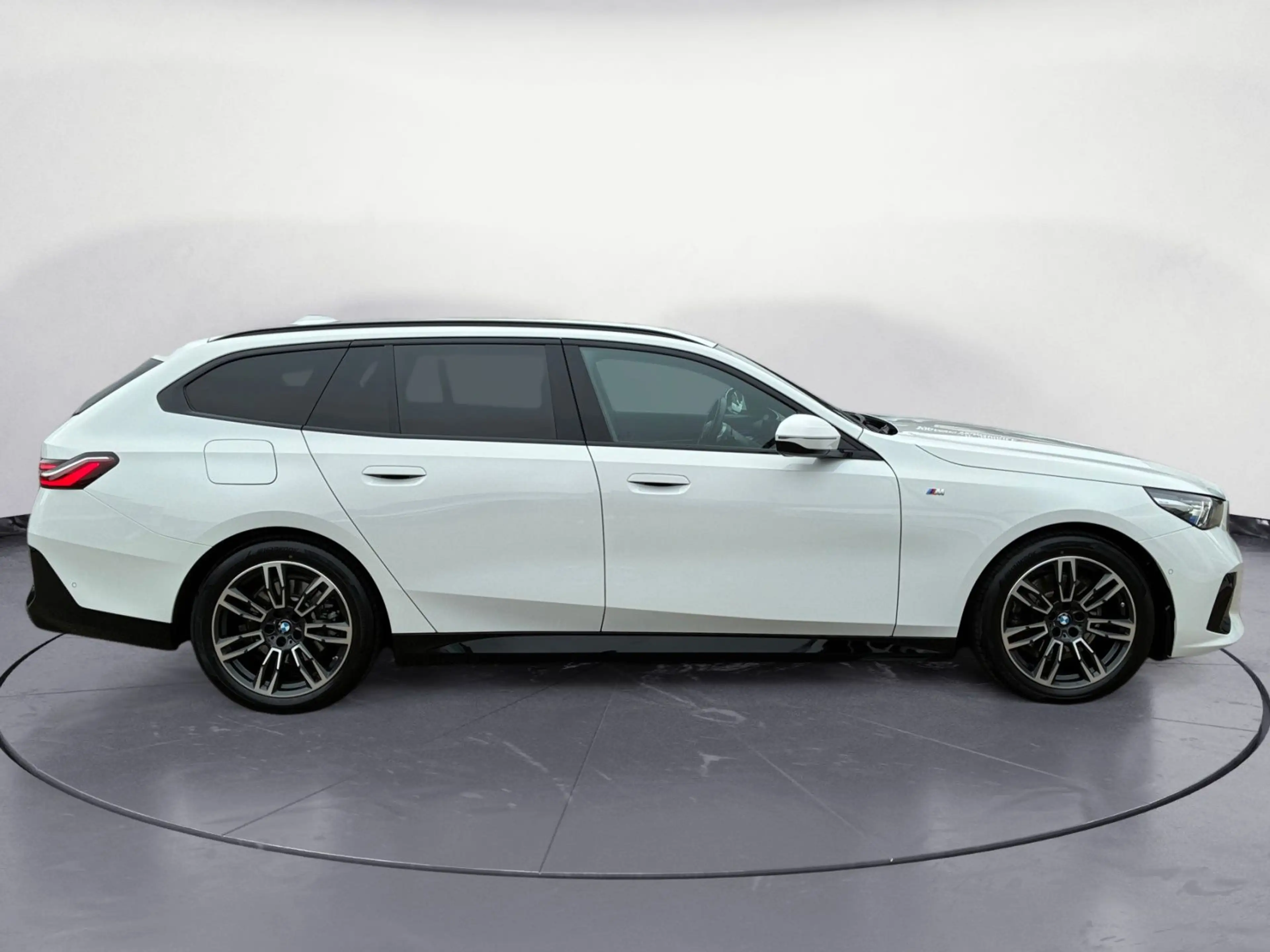 BMW 520 d Touring M Sportpaket AHK Driving Assistant — photo 7