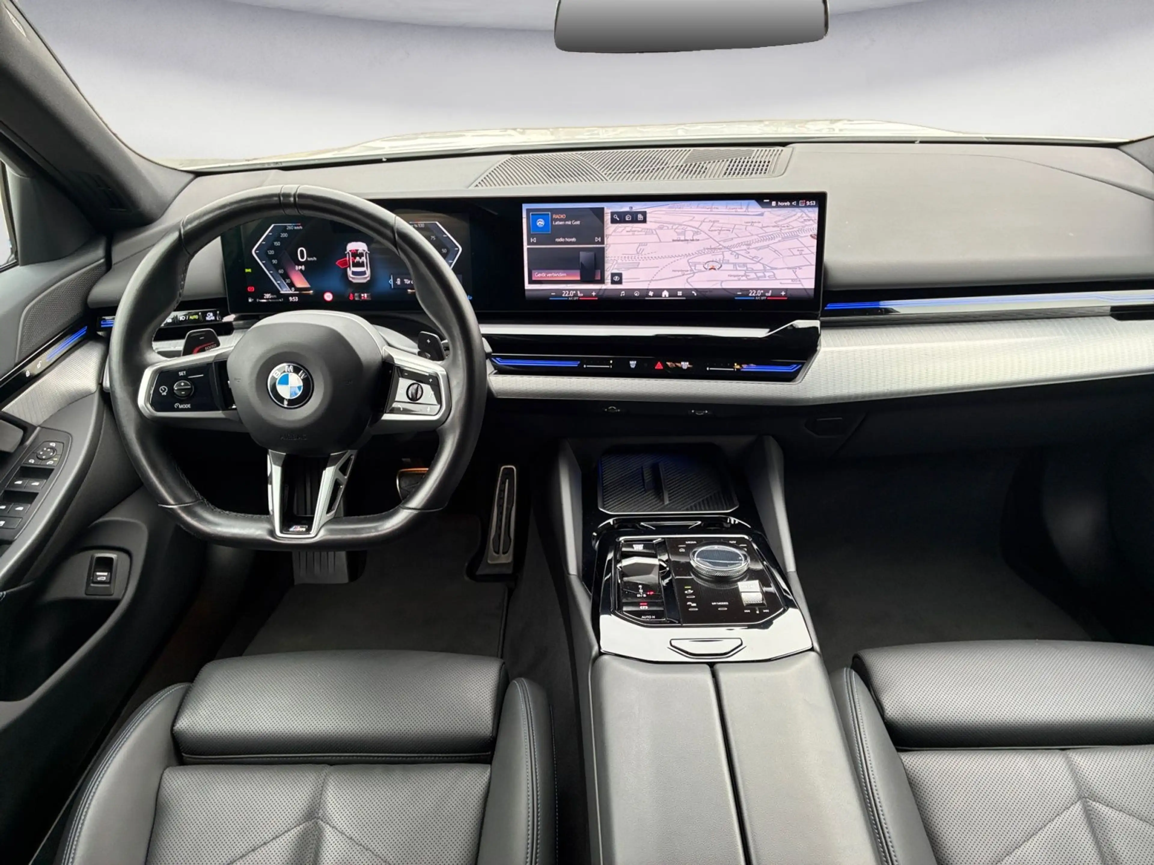 BMW 520 d Touring M Sportpaket AHK Driving Assistant — photo 14