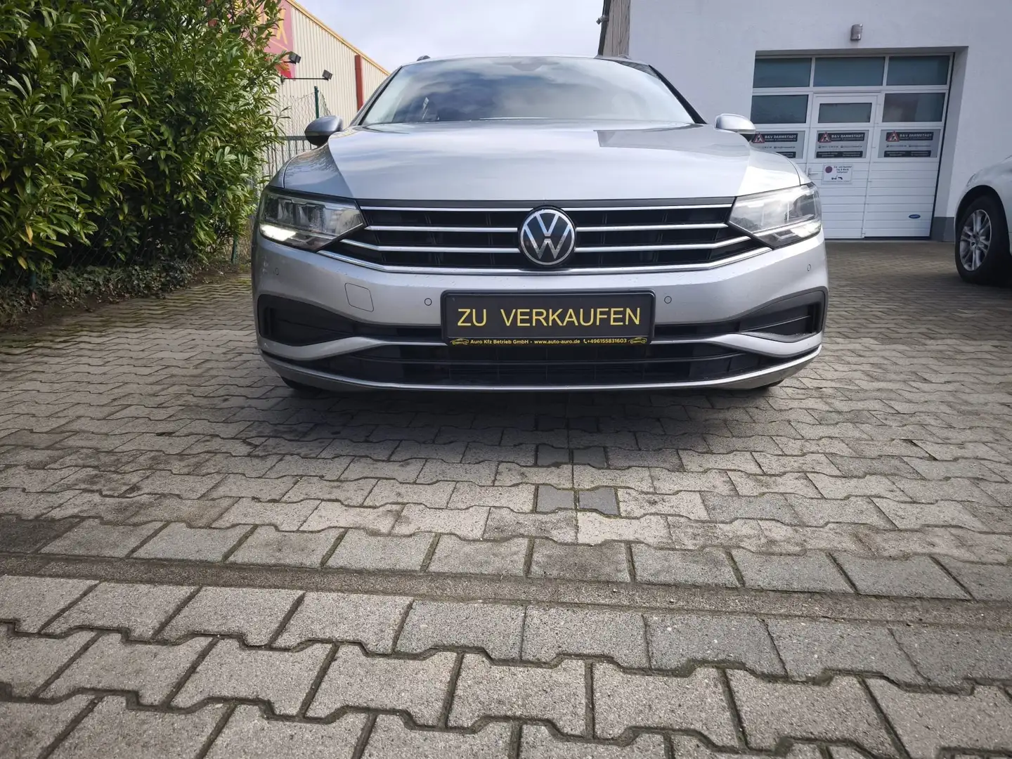 Volkswagen Passat Variant Conceptline Grau - 2
