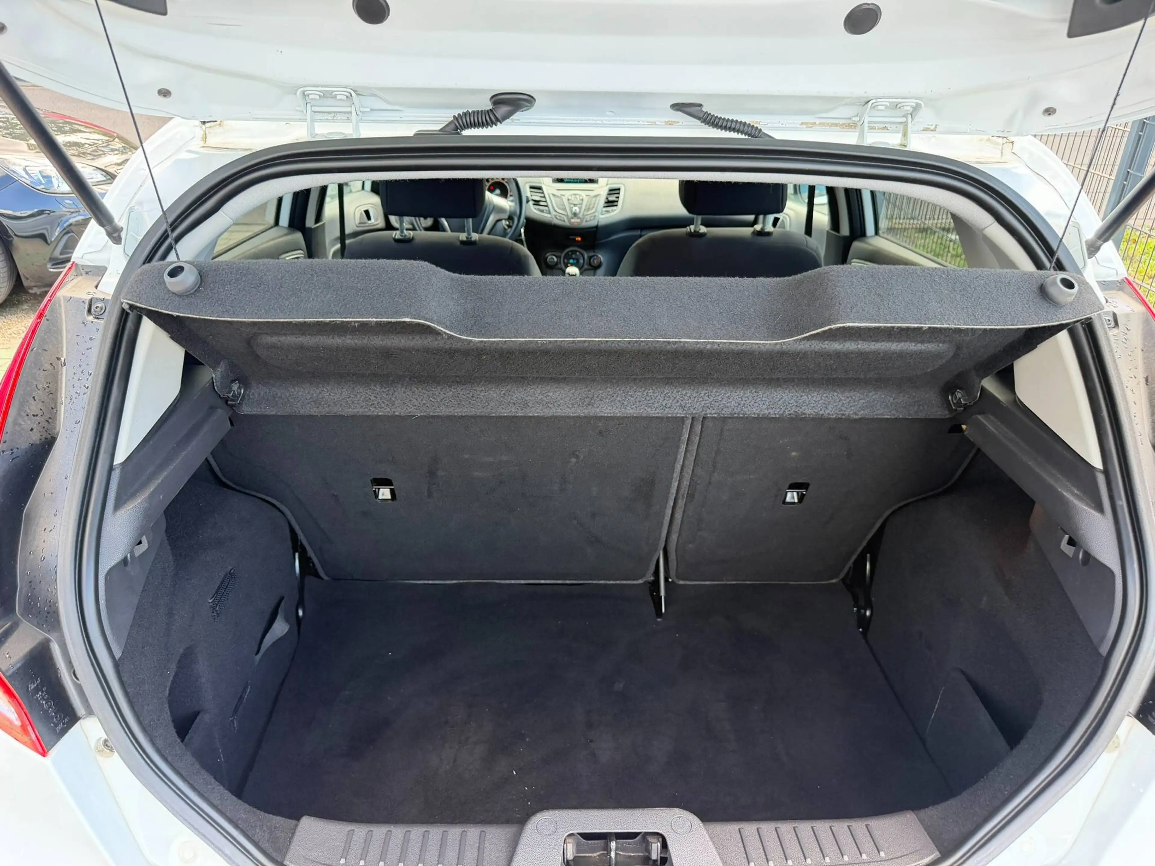 Ford Fiesta Sync Edition — photo 21