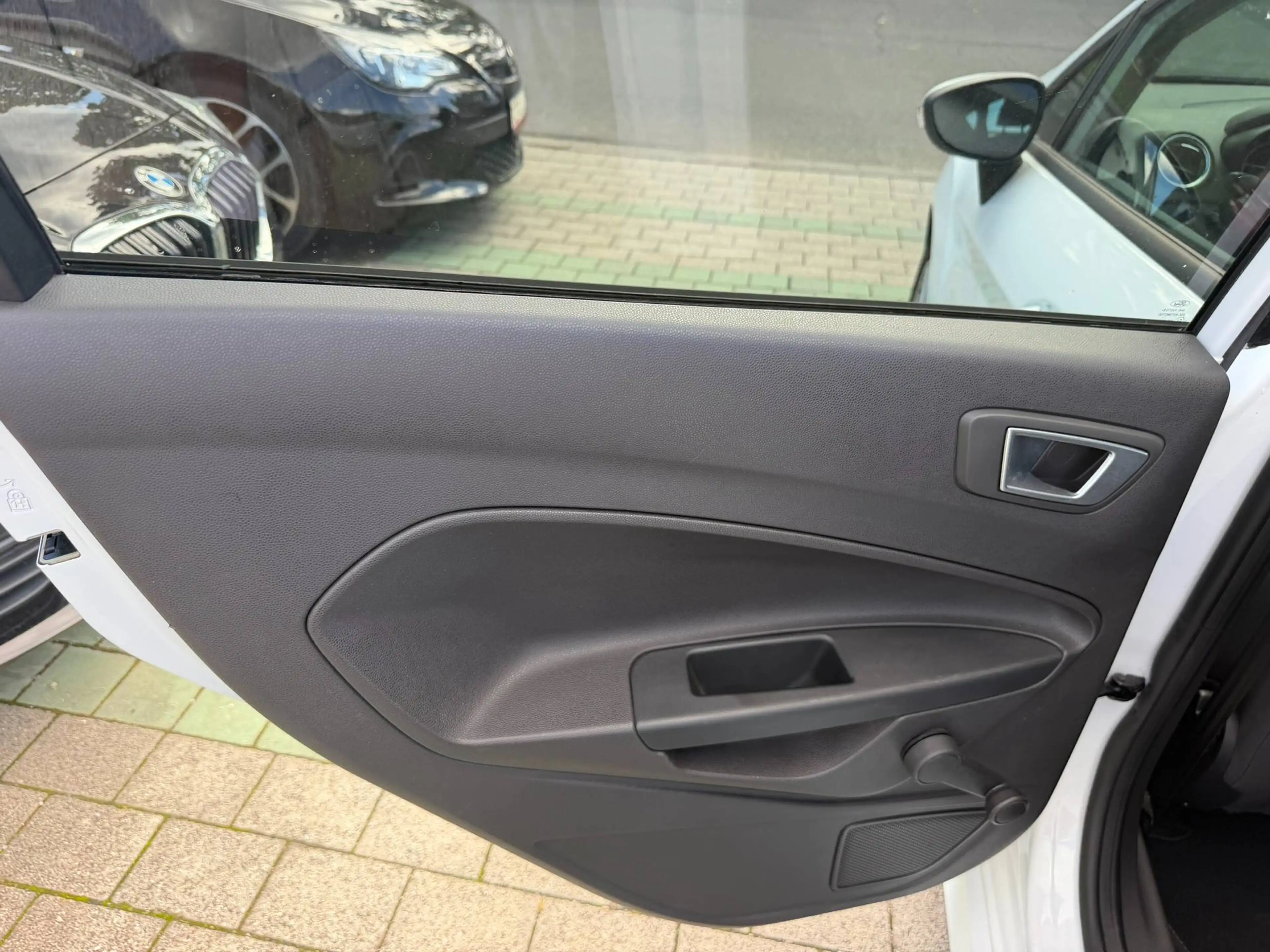 Ford Fiesta Sync Edition — photo 17