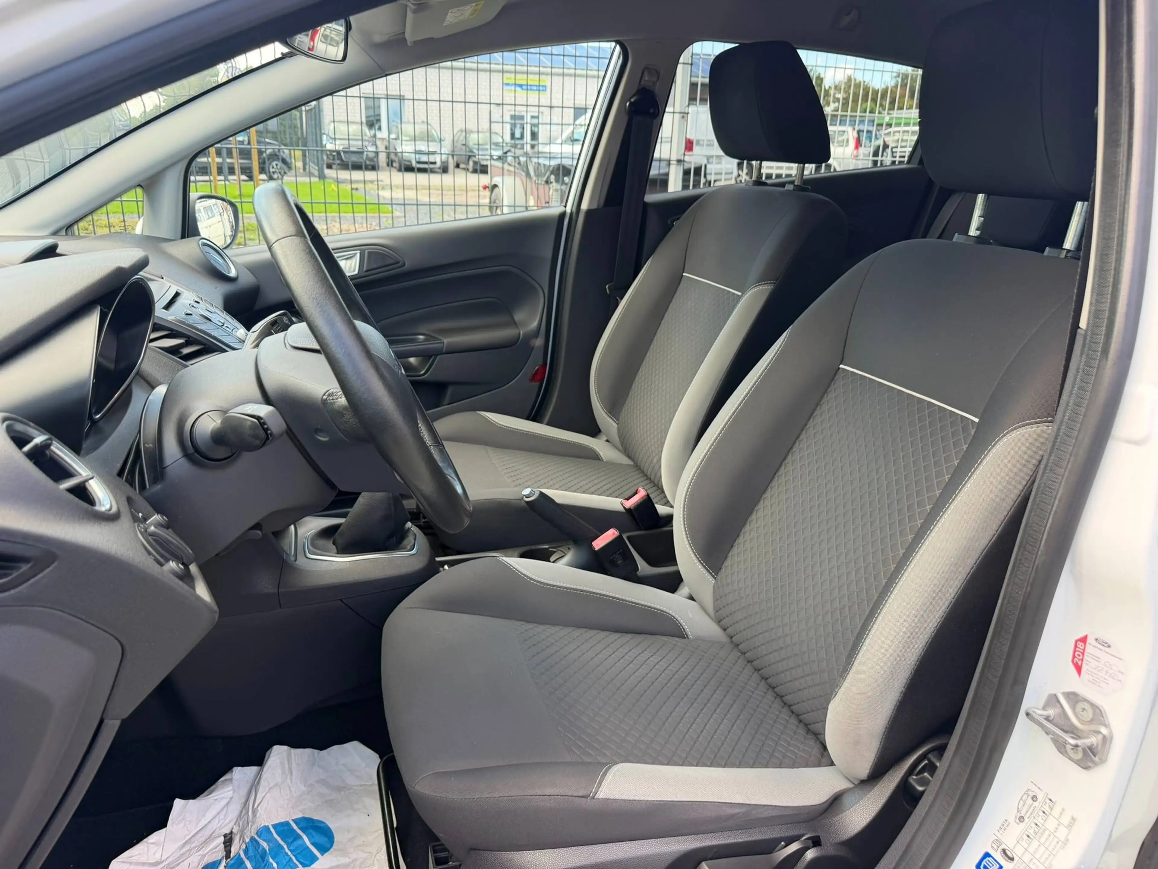Ford Fiesta Sync Edition — photo 10