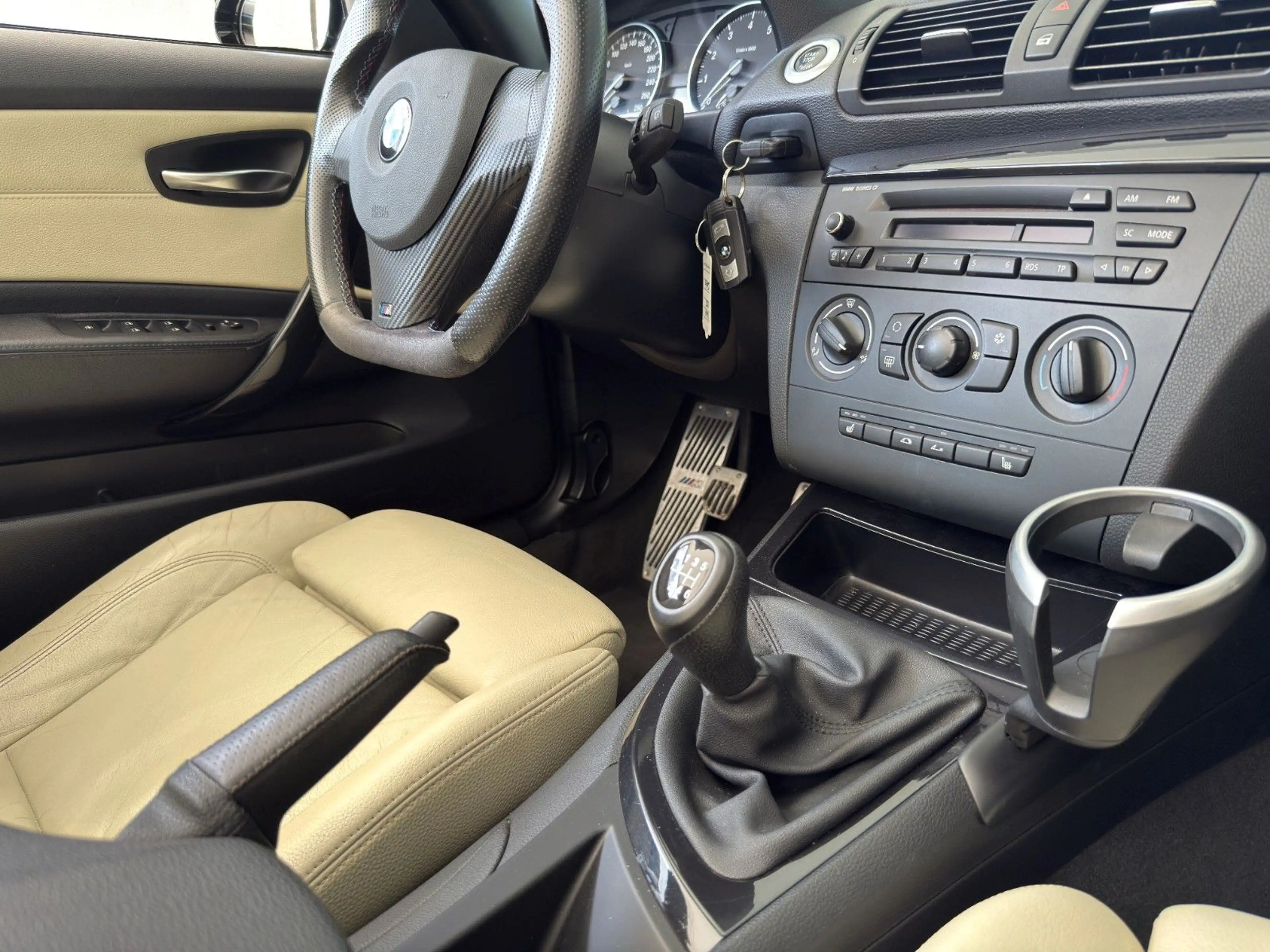 BMW 135 Cabrio*Leder*Xenon*M-Paket* — photo 19