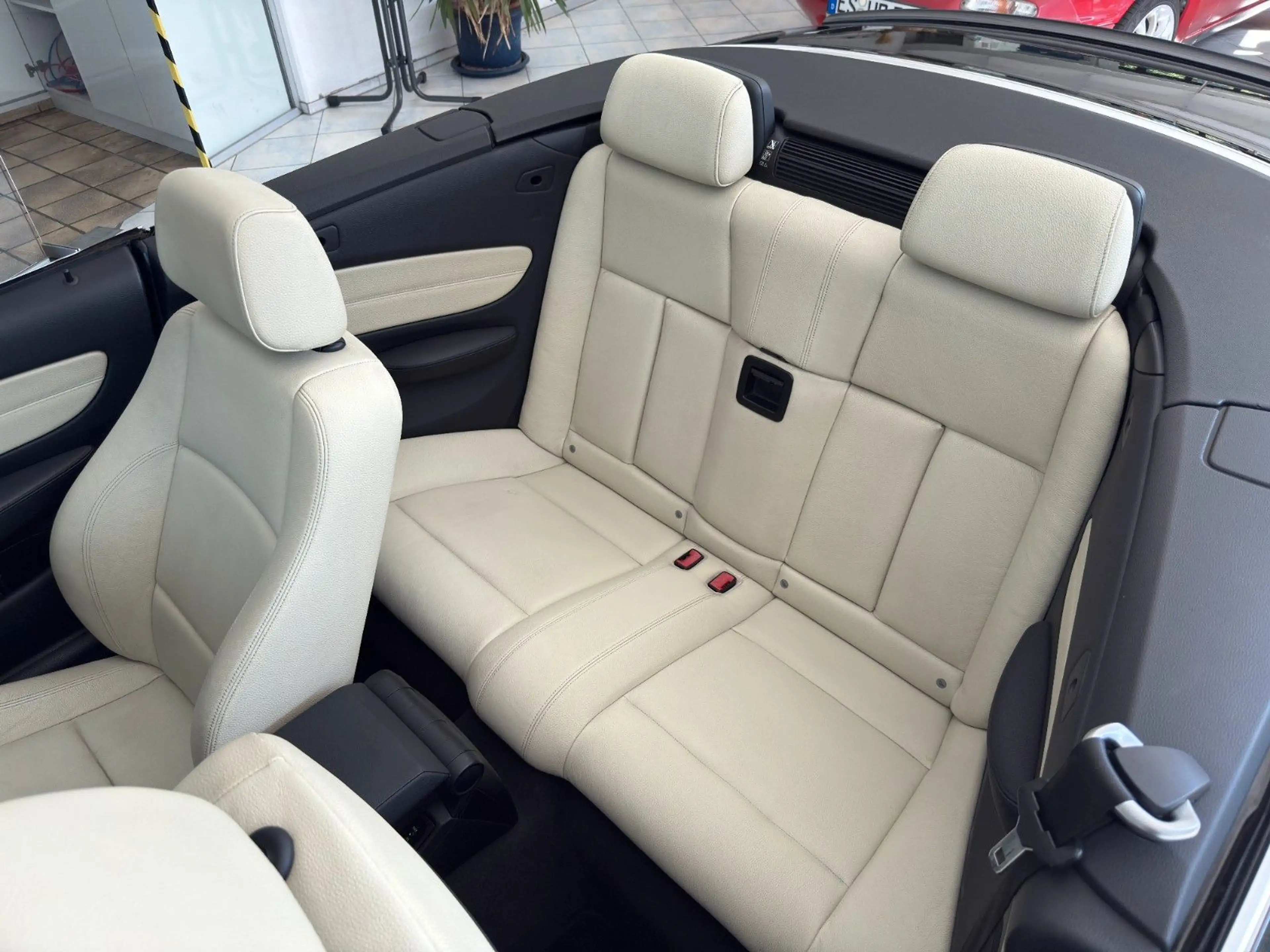 BMW 135 Cabrio*Leder*Xenon*M-Paket* — photo 12