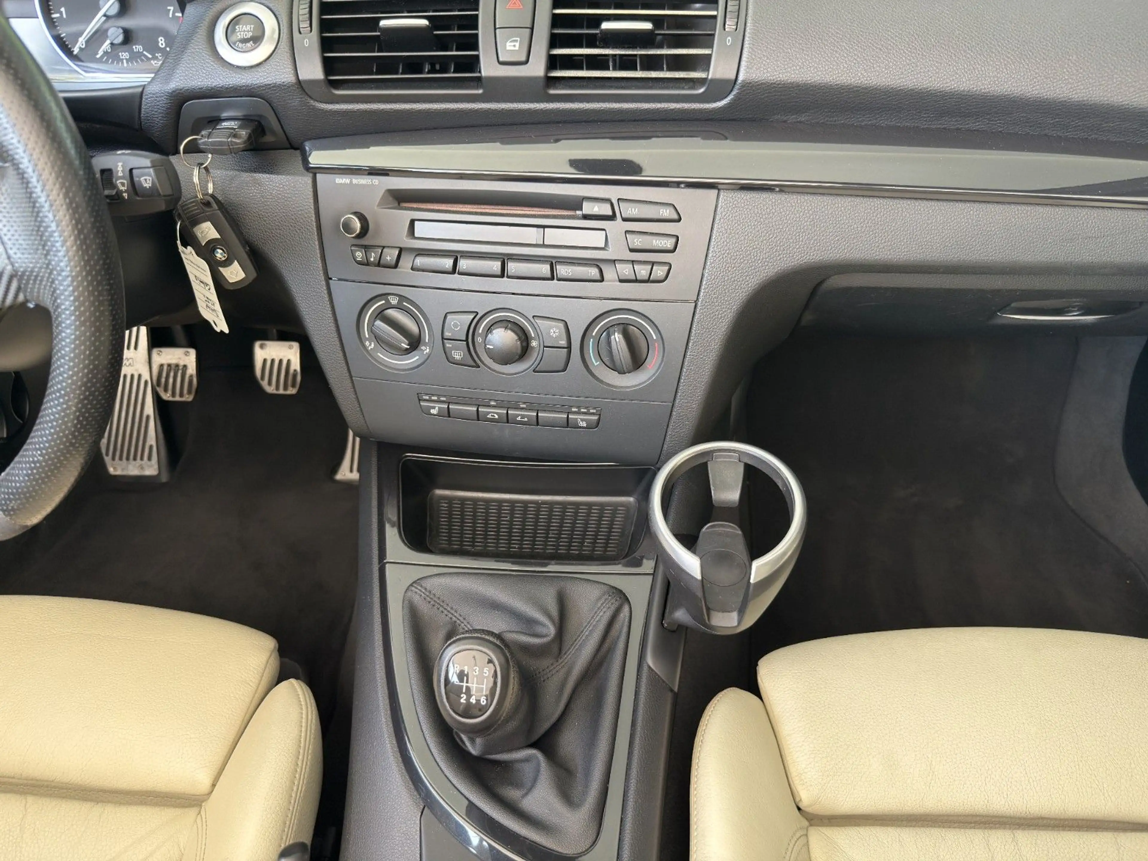 BMW 135 Cabrio*Leder*Xenon*M-Paket* — photo 18