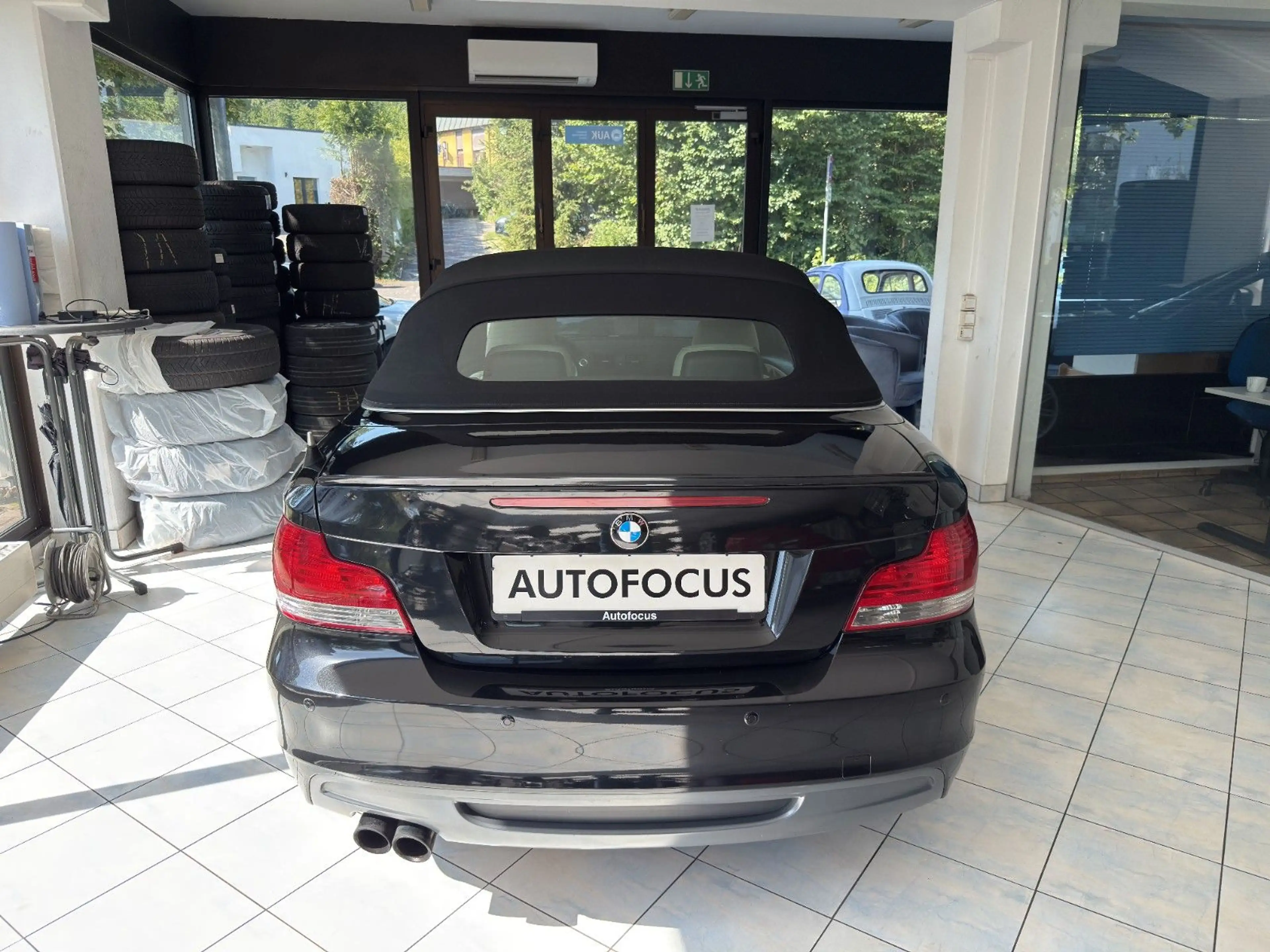 BMW 135 Cabrio*Leder*Xenon*M-Paket* — photo 5