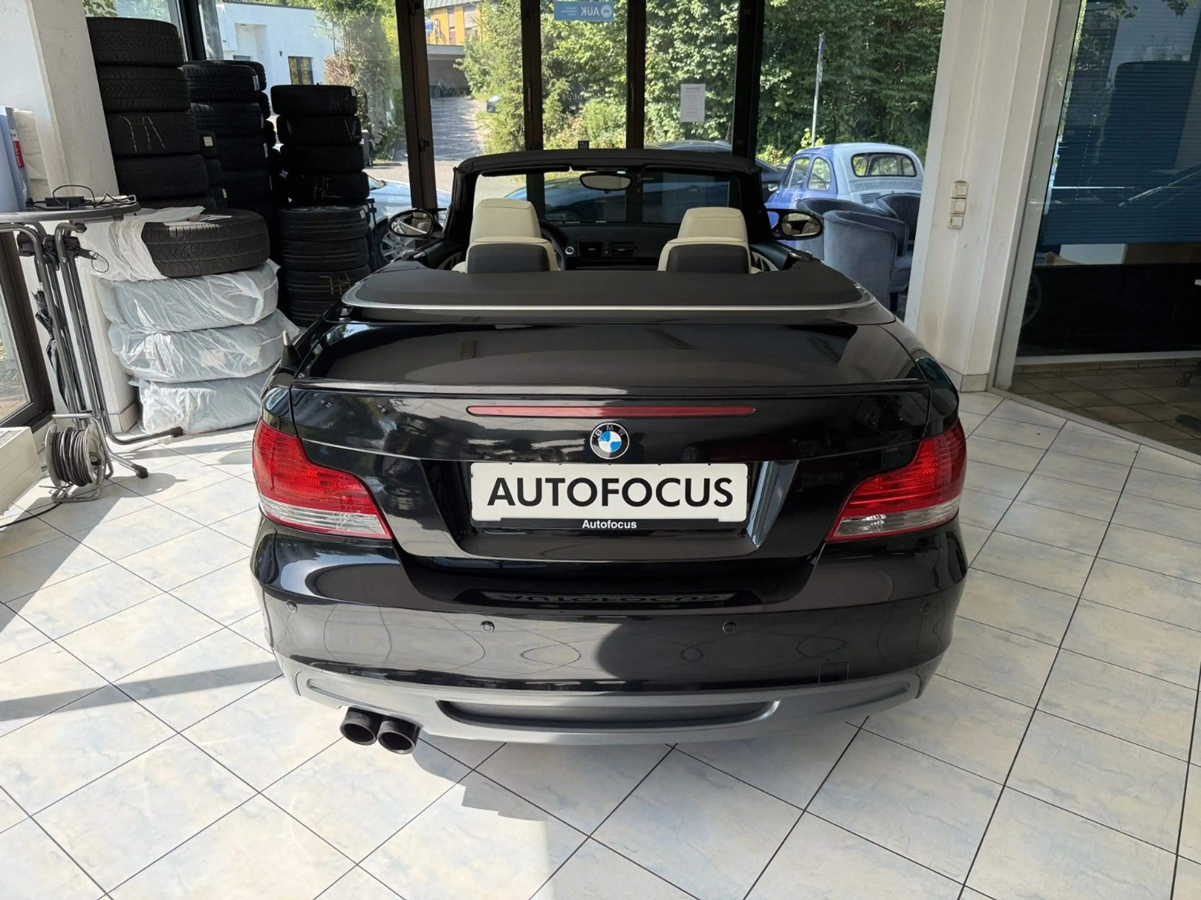 BMW 135 Cabrio*Leder*Xenon*M-Paket* — photo 9