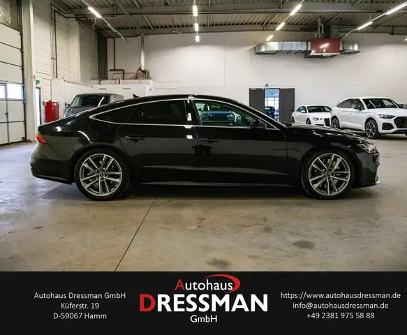 Audi S7 view 4