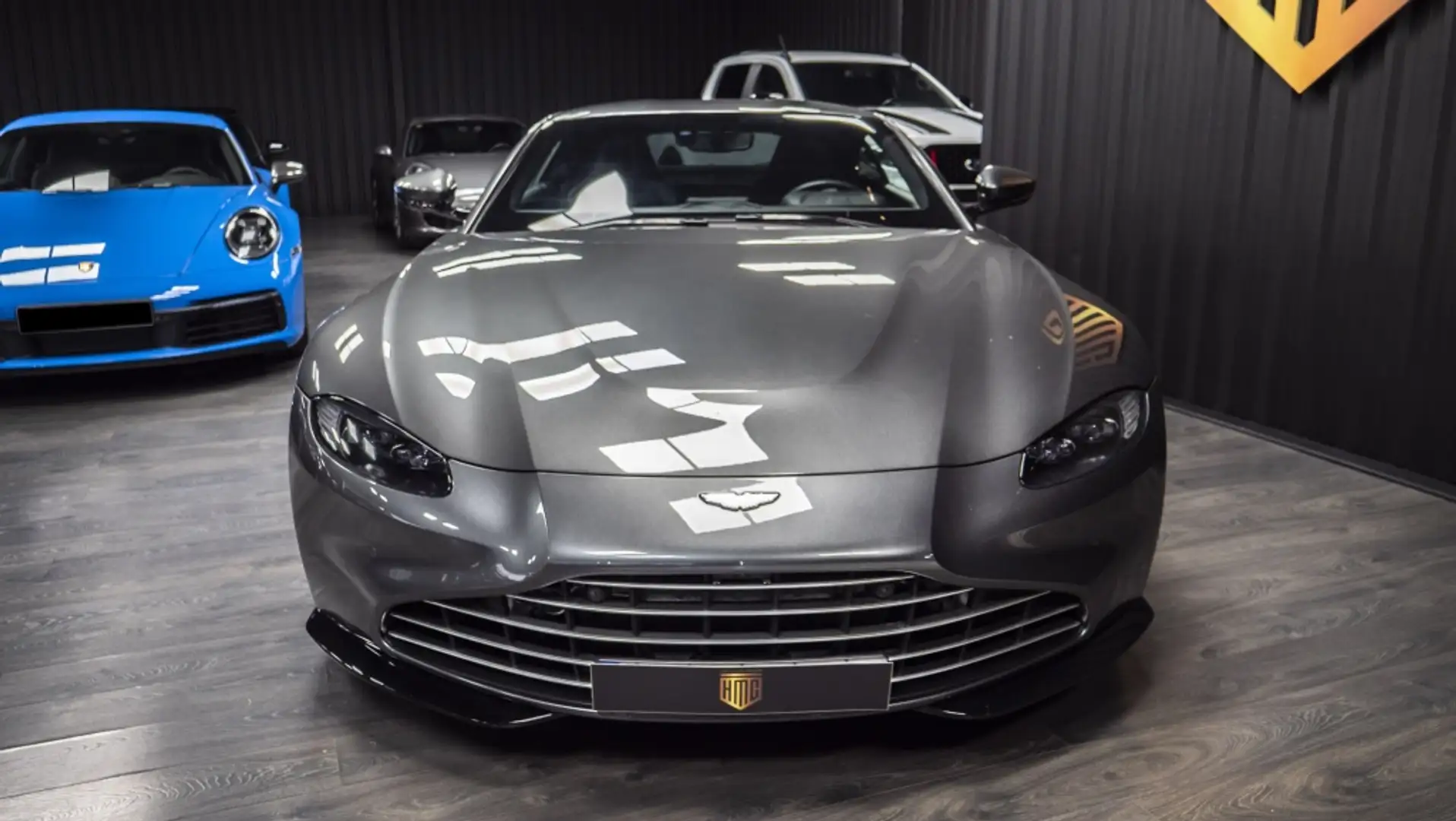 Aston Martin Vantage Gris - 2