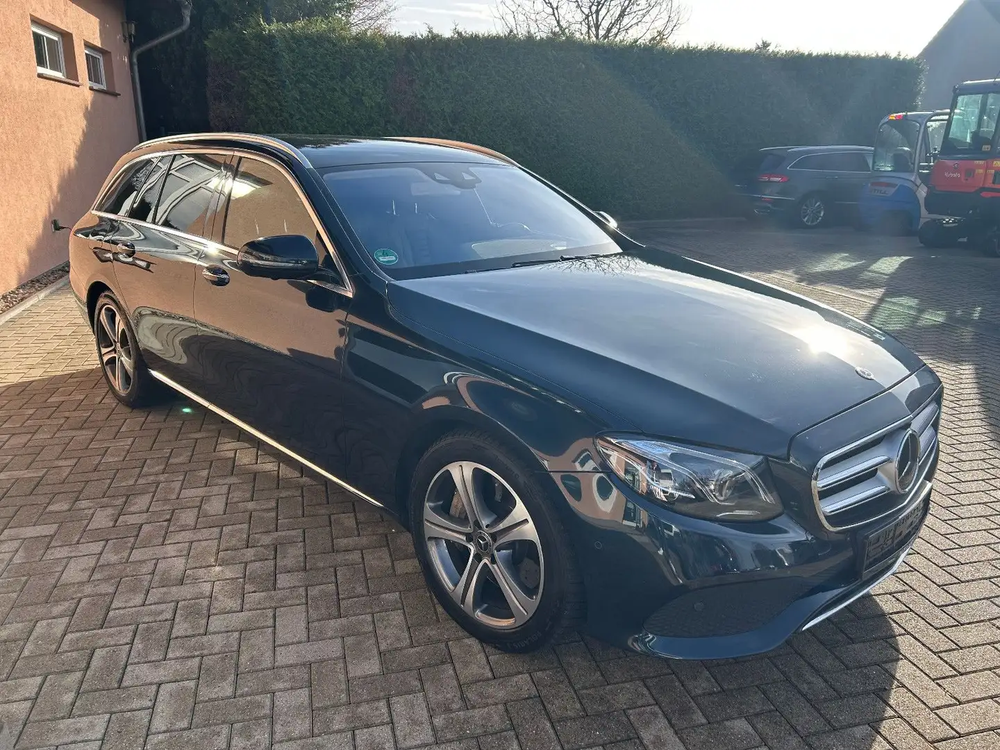 Mercedes-Benz E 400 E T-Modell E 400 4Matic Avantgarde Bleu - 2