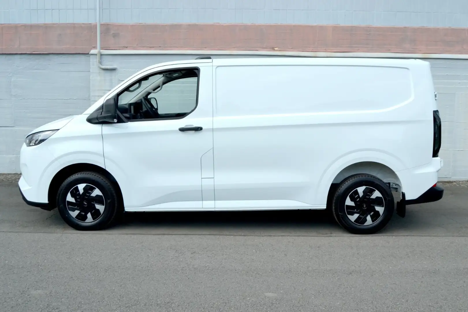 Ford Transit Custom 2,5 PHEV Trend 320L1 Automatik Auto Wit - 2