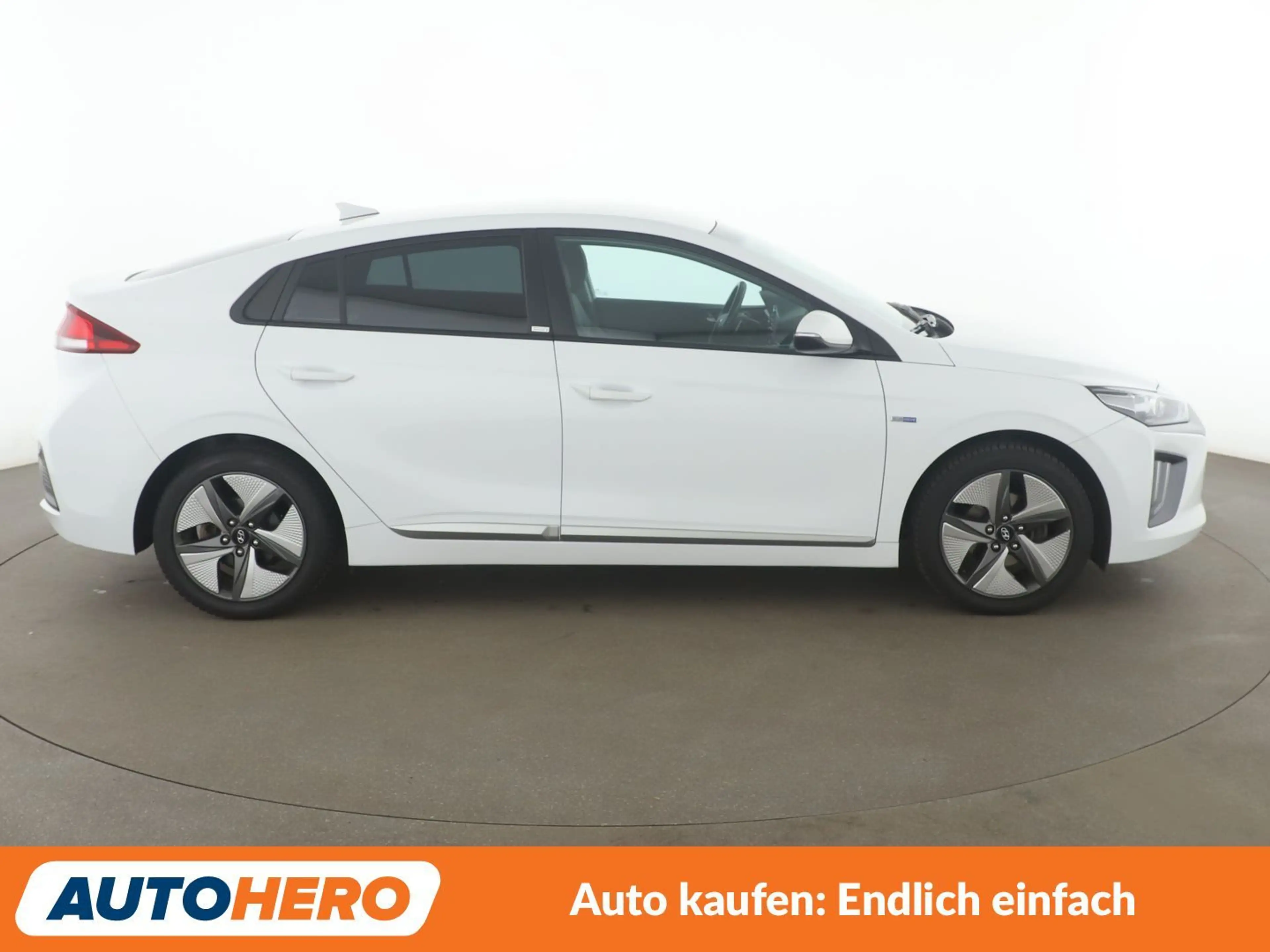 Hyundai IONIQ 1.6 Hybrid *TEMPO*PDC*CAM* — photo 7
