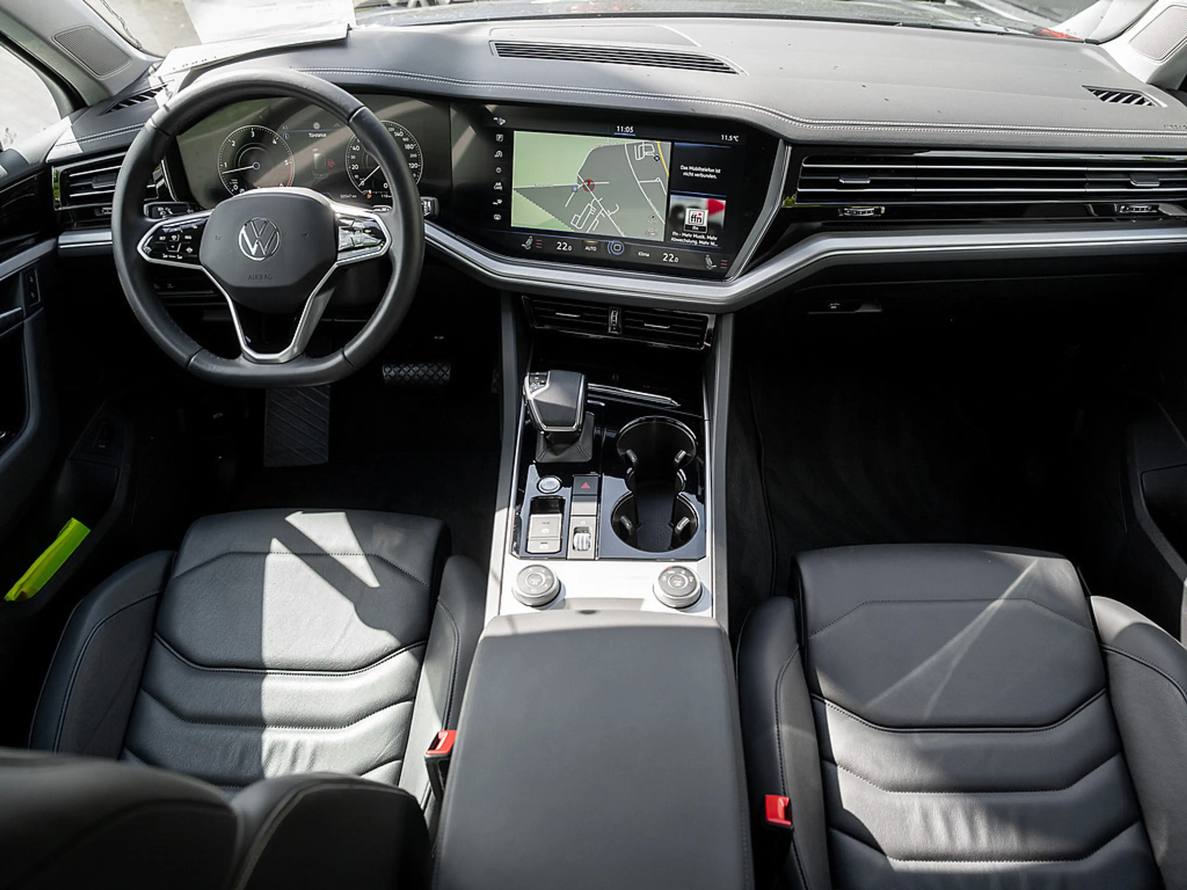 Volkswagen Touareg 3.0 TDI 4M AHK KAM MATRIX ACC NAVI — photo 7