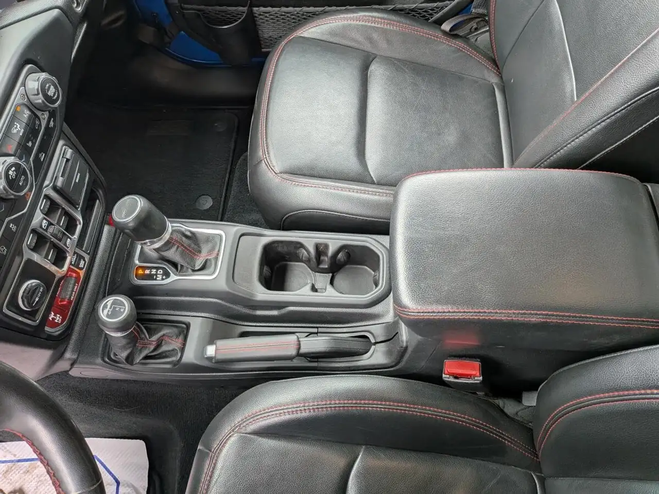 Jeep Gladiator снимка Jeep Gladiator