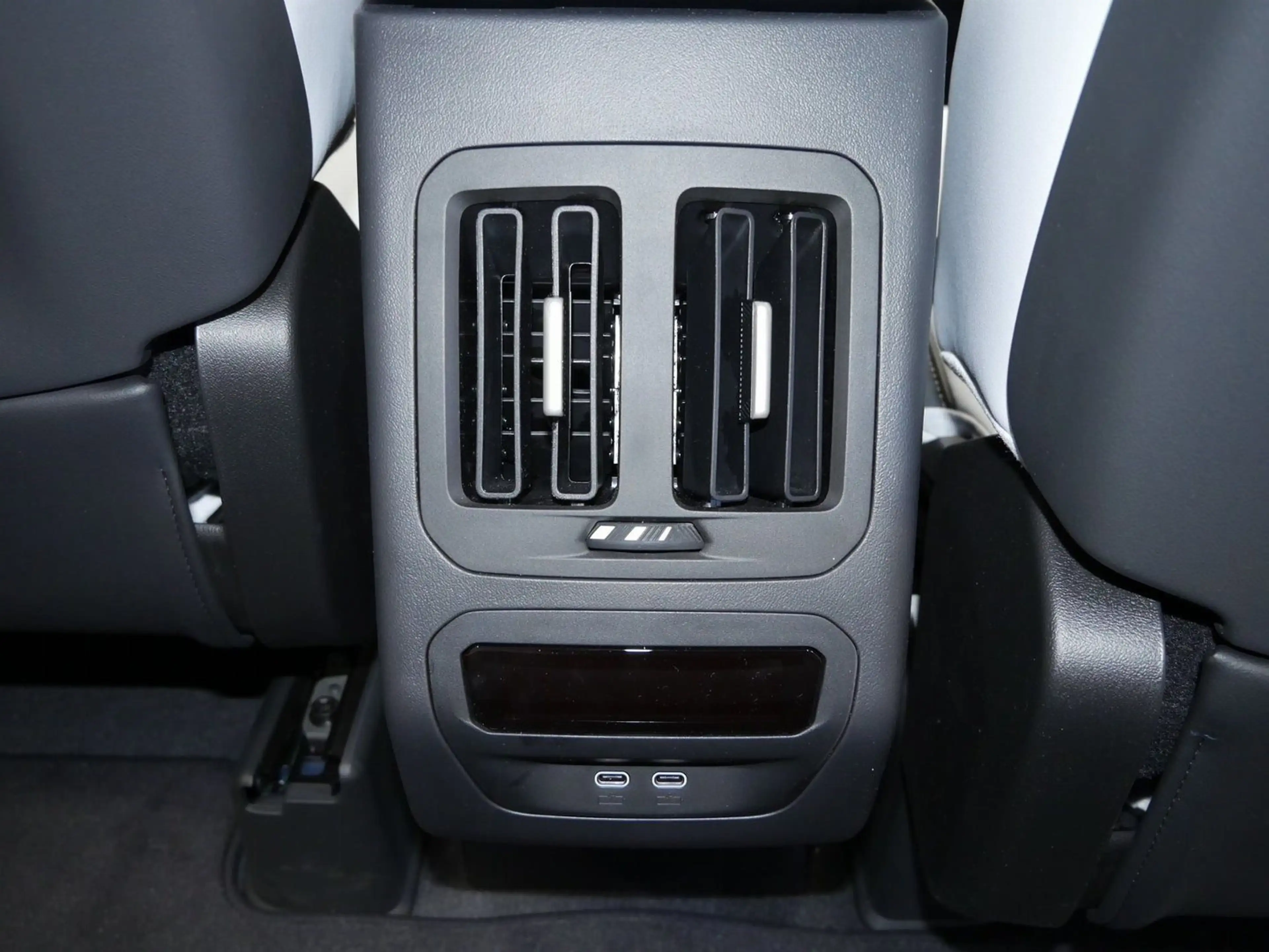 BMW iX3 50 xDrive M Sportpaket, Panoramadach, Multifunktio — photo 8