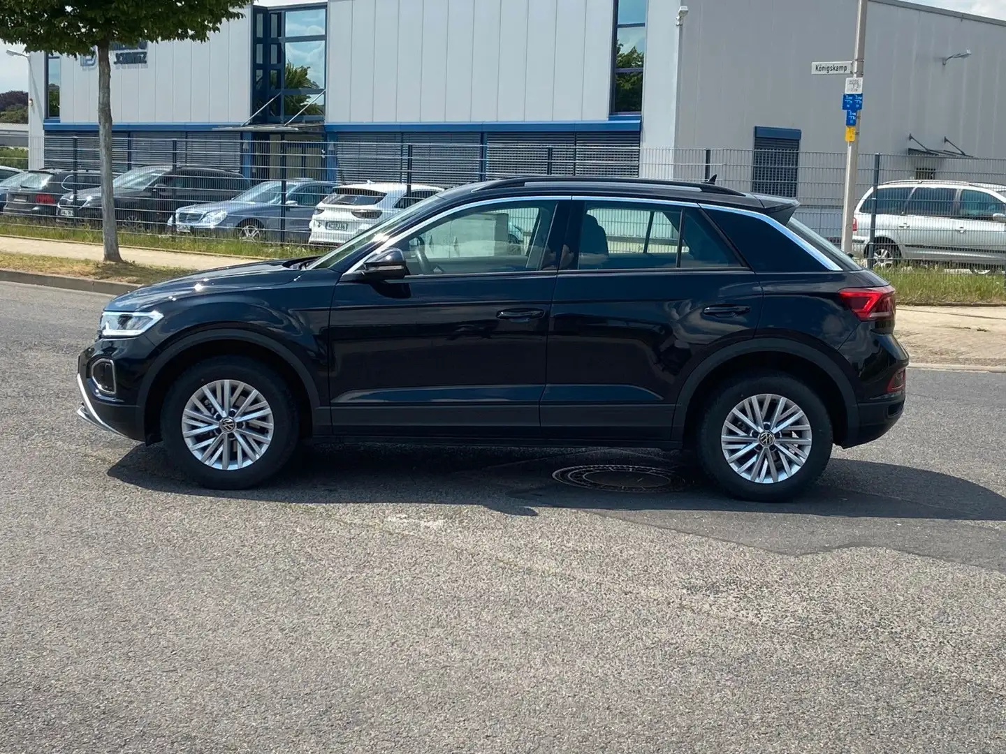 Volkswagen T-Roc Life*Autom.*1.Hand*Navi*PDC*SHZ*VC* Noir - 2