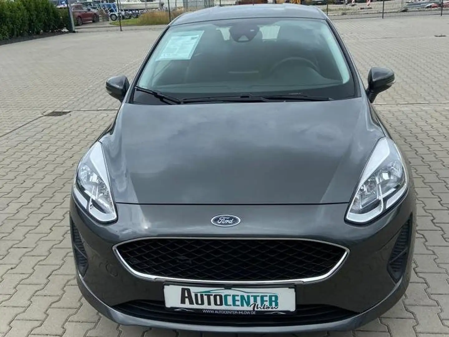 Ford Fiesta Fiesta 1.1 TREND Grau - 1