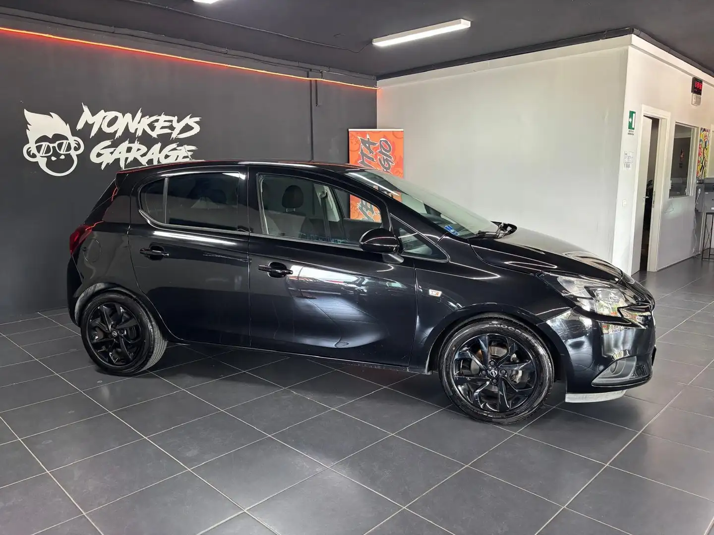 Opel Corsa V 2015 5p 1.4 Advance Gpl Tech 90cv my18.5 Noir - 2