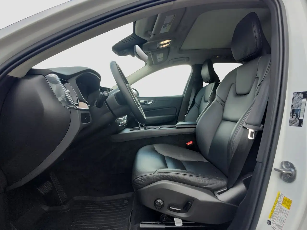 Volvo XC60 снимка Volvo XC60
