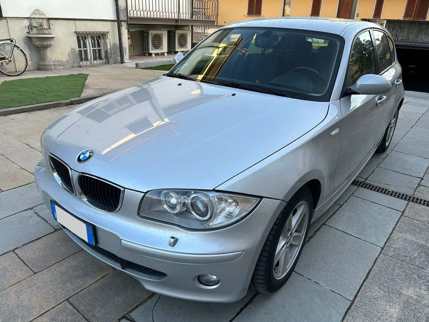 BMW 118 d Grau - 1