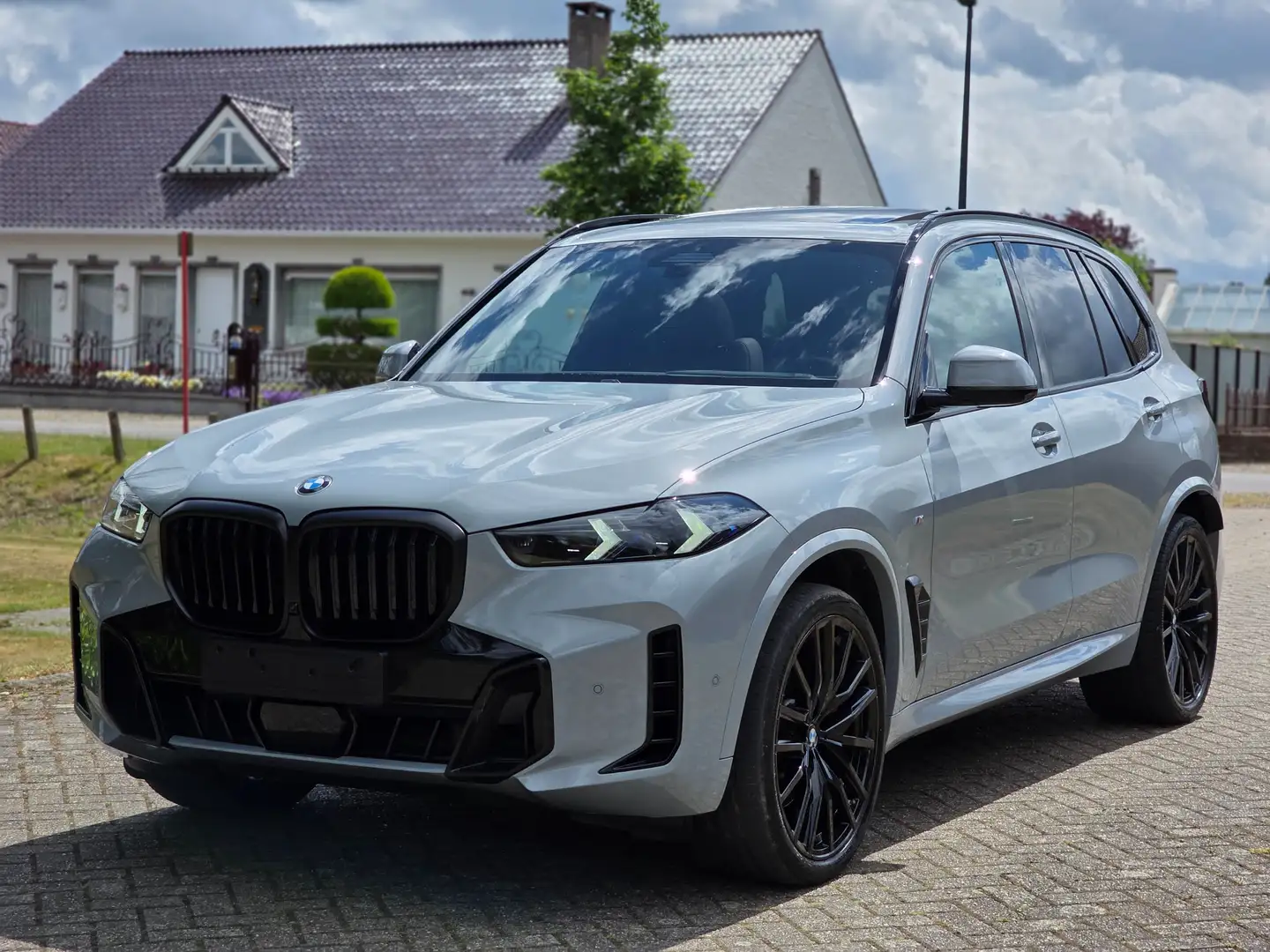 BMW X5 xDrive30d Facelift * M-Sport Pack * Full Option * Gris - 1
