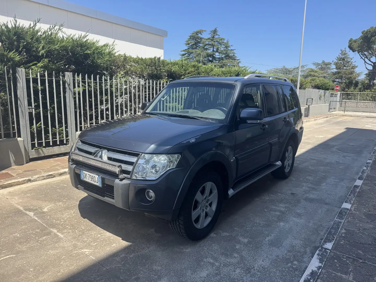 Mitsubishi Pajero 5p 3.2 CR Intense - Manuale - Autocarro 5 posti Gris - 1