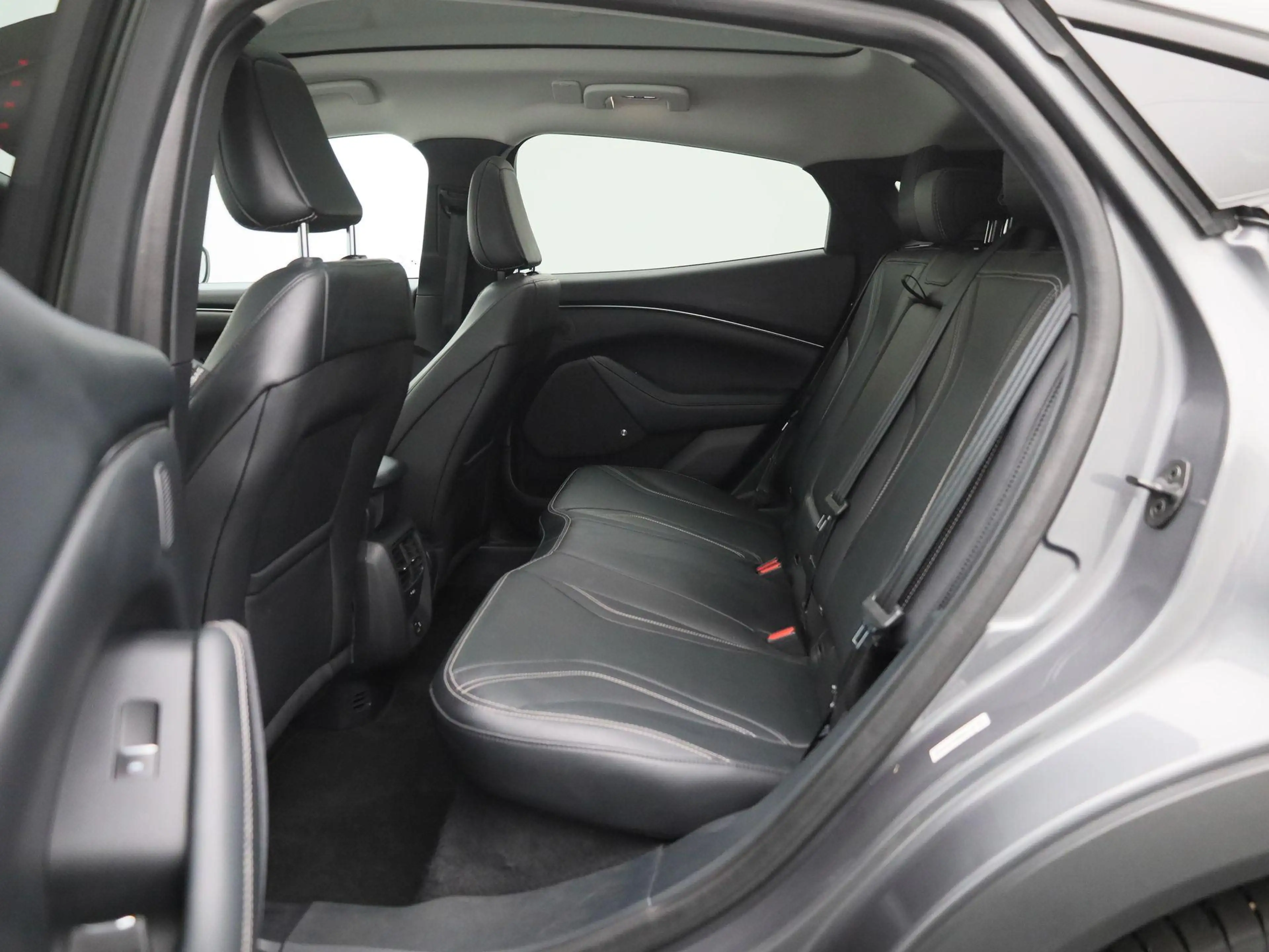 Ford Mustang Mach-E Extended Premium RWD 98 kWh Panorama dak | Elektri — photo 12