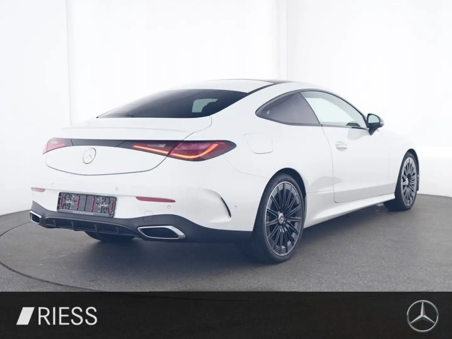 Mercedes-Benz CLE 300 4M AMG Sport Night Standh Pano W-Paket 20" Blanc - 2