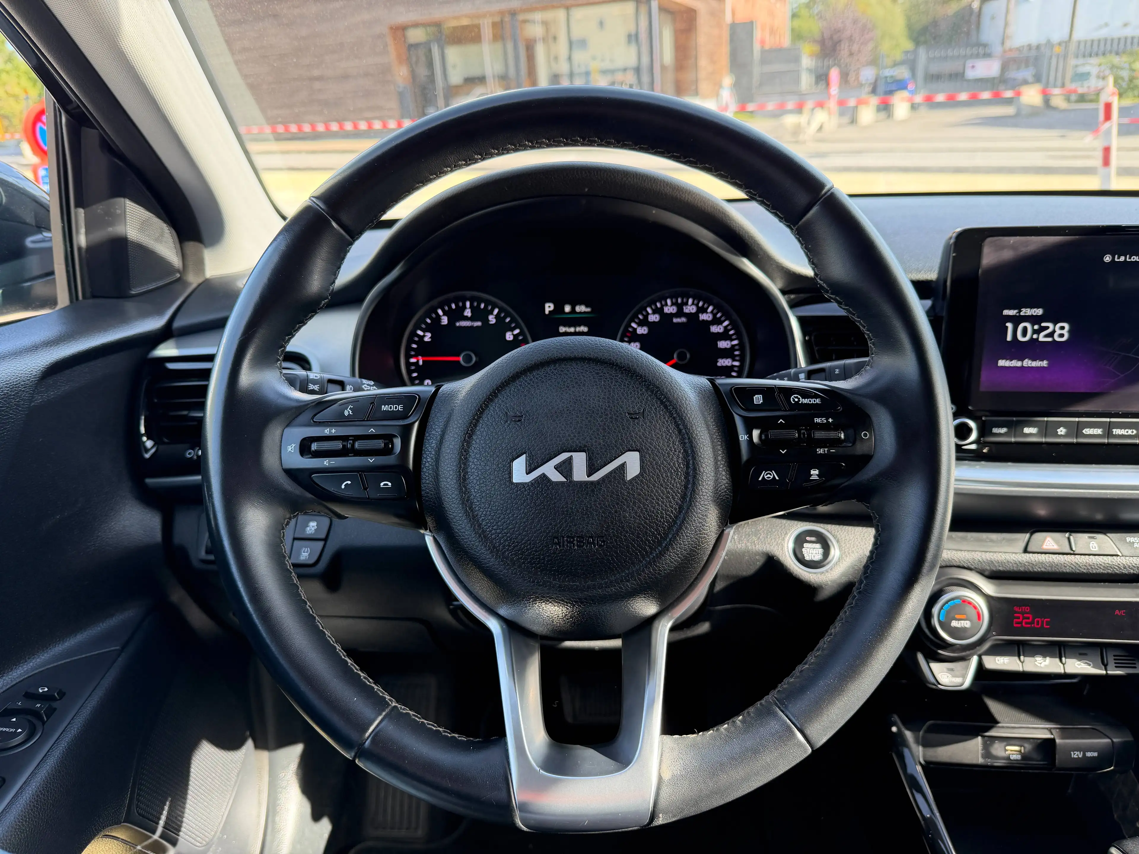 Kia Stonic Stonic 1.0 T Pulse ISG DCT ** CLIM ** NAVI ** CAMERA ** CAR-PLAY ** GARANTIE 2030 — photo 13