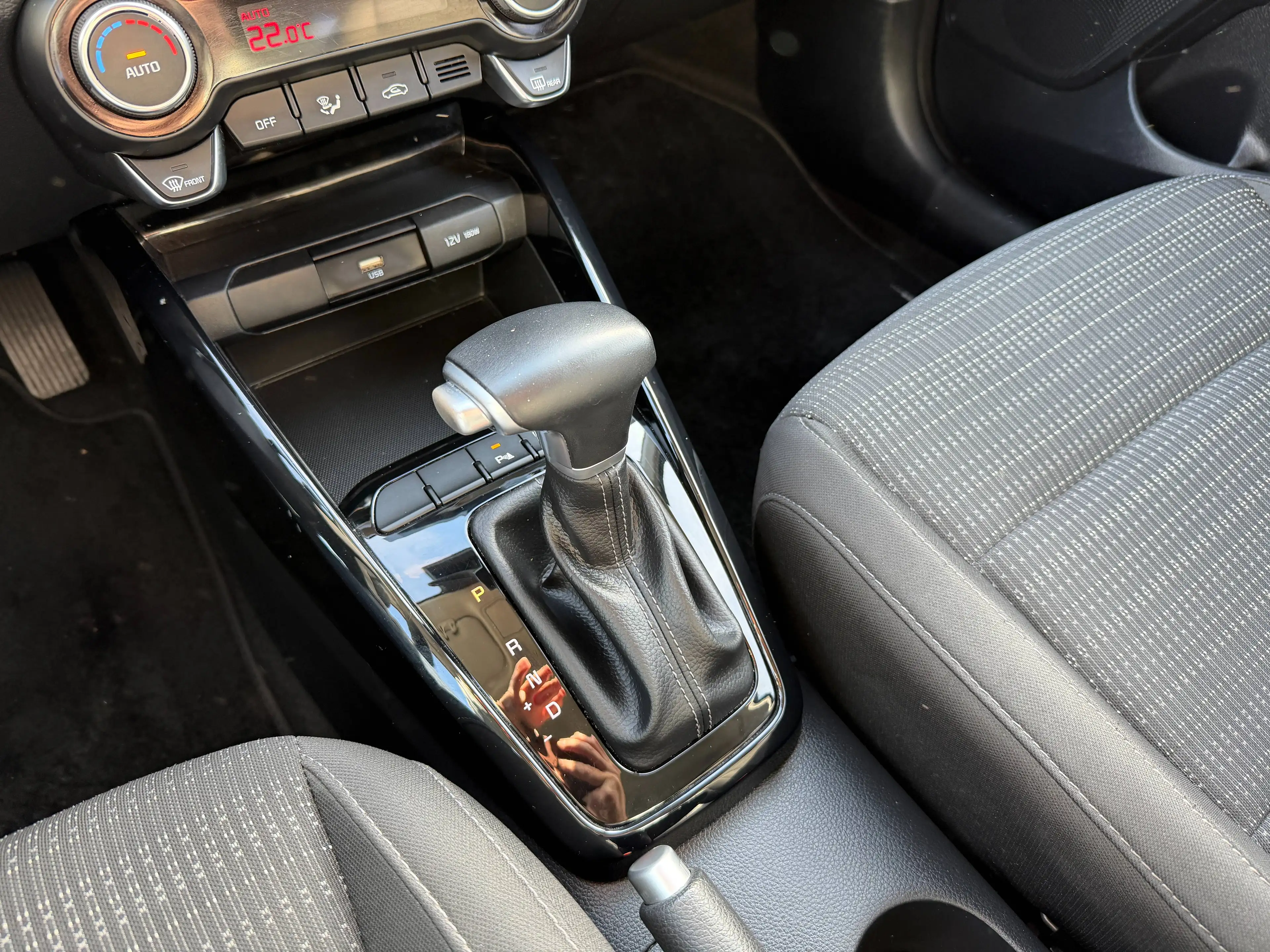 Kia Stonic Stonic 1.0 T Pulse ISG DCT ** CLIM ** NAVI ** CAMERA ** CAR-PLAY ** GARANTIE 2030 — photo 10