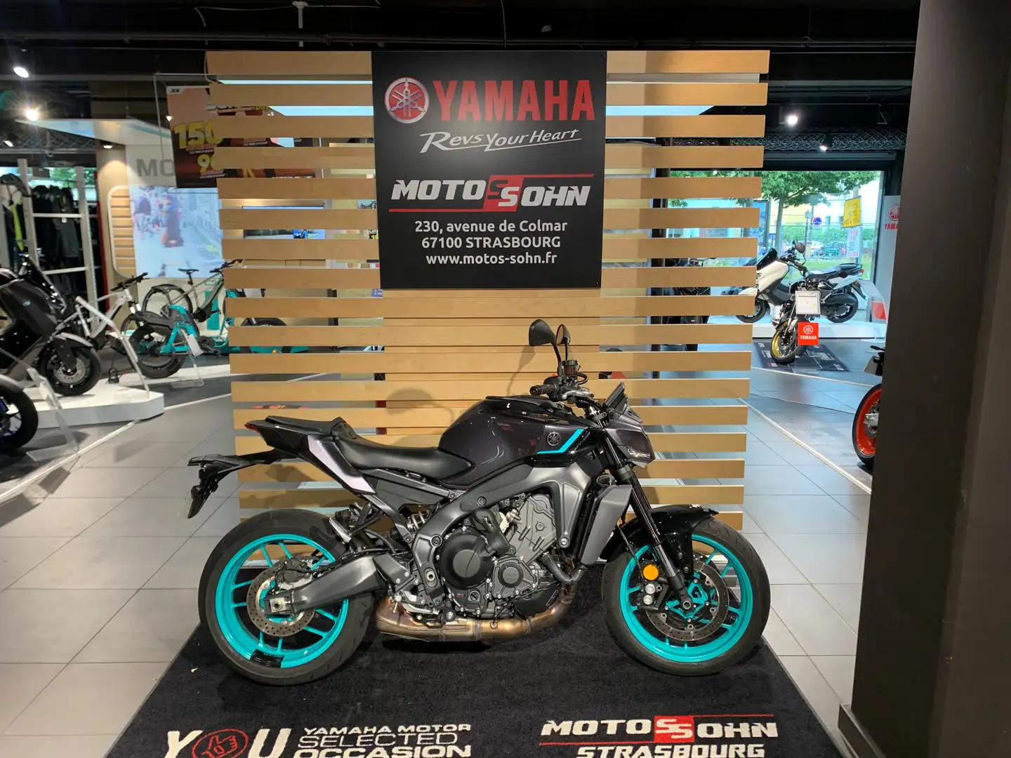 Yamaha MT-09 Grijs - 1