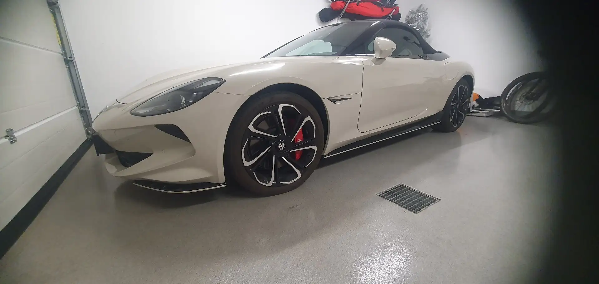 MG Cyberster 77kWh GT - 1