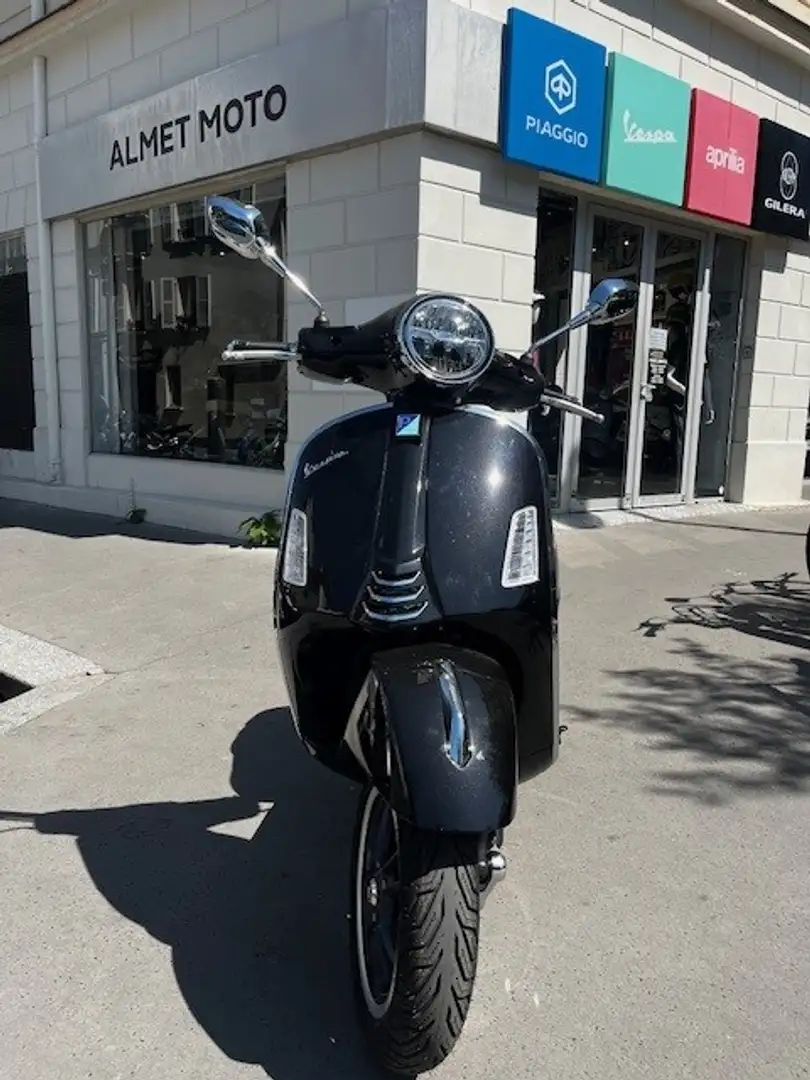 Vespa GTS 125 Zwart - 2