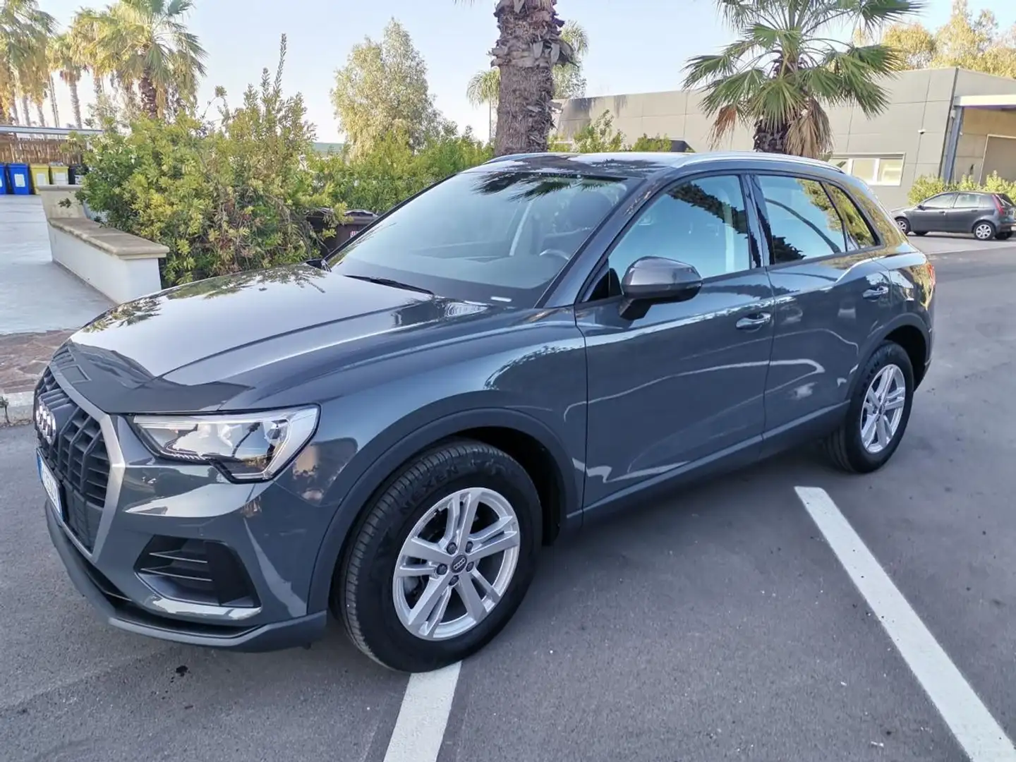 Audi Q3 35 TDI S tronic Business Grigio - 1