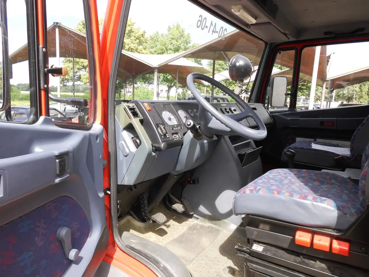 Mercedes-Benz 612D Vario DoKa, foto 9
