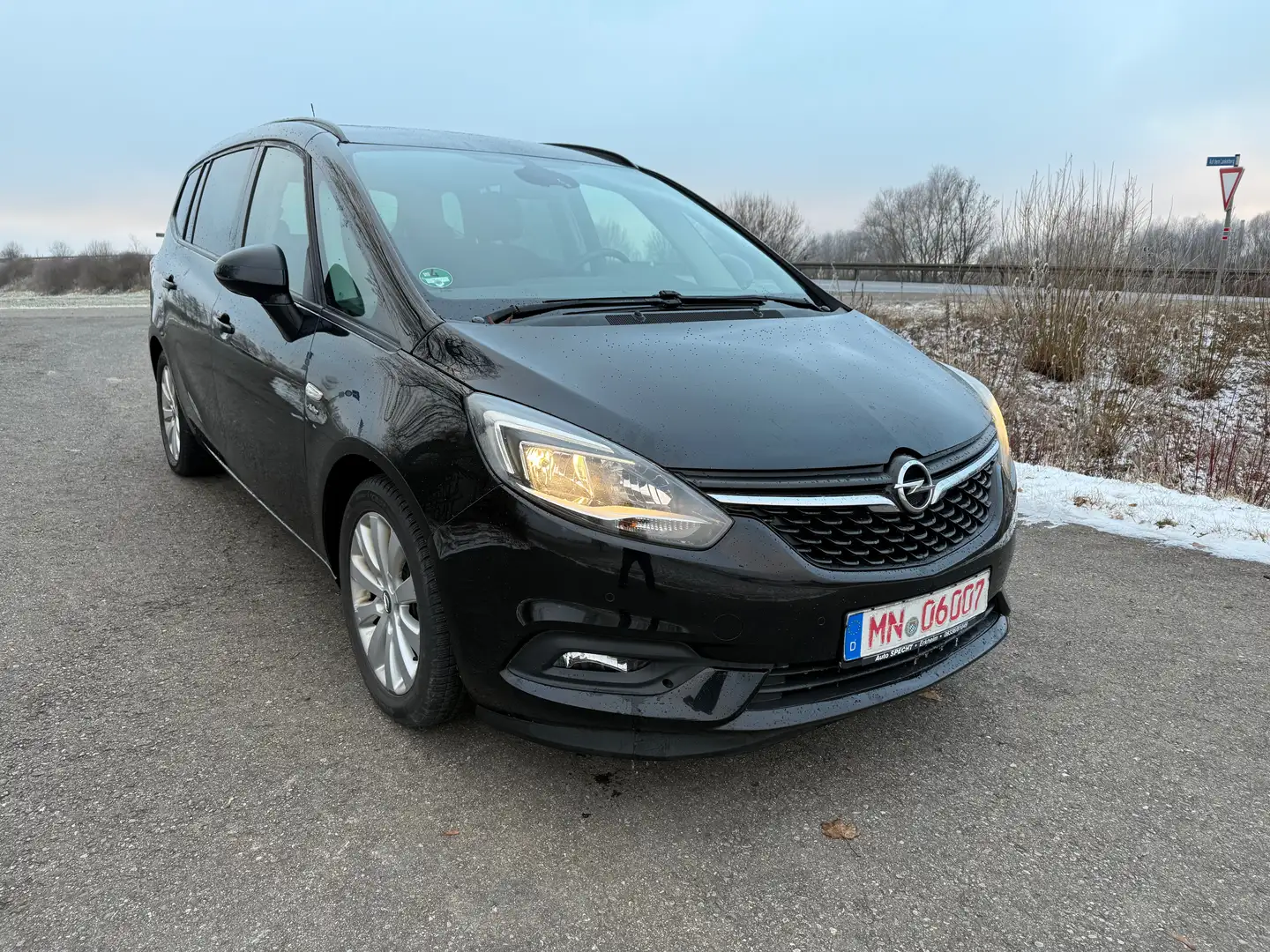 Opel Zafira Active Schwarz - 1