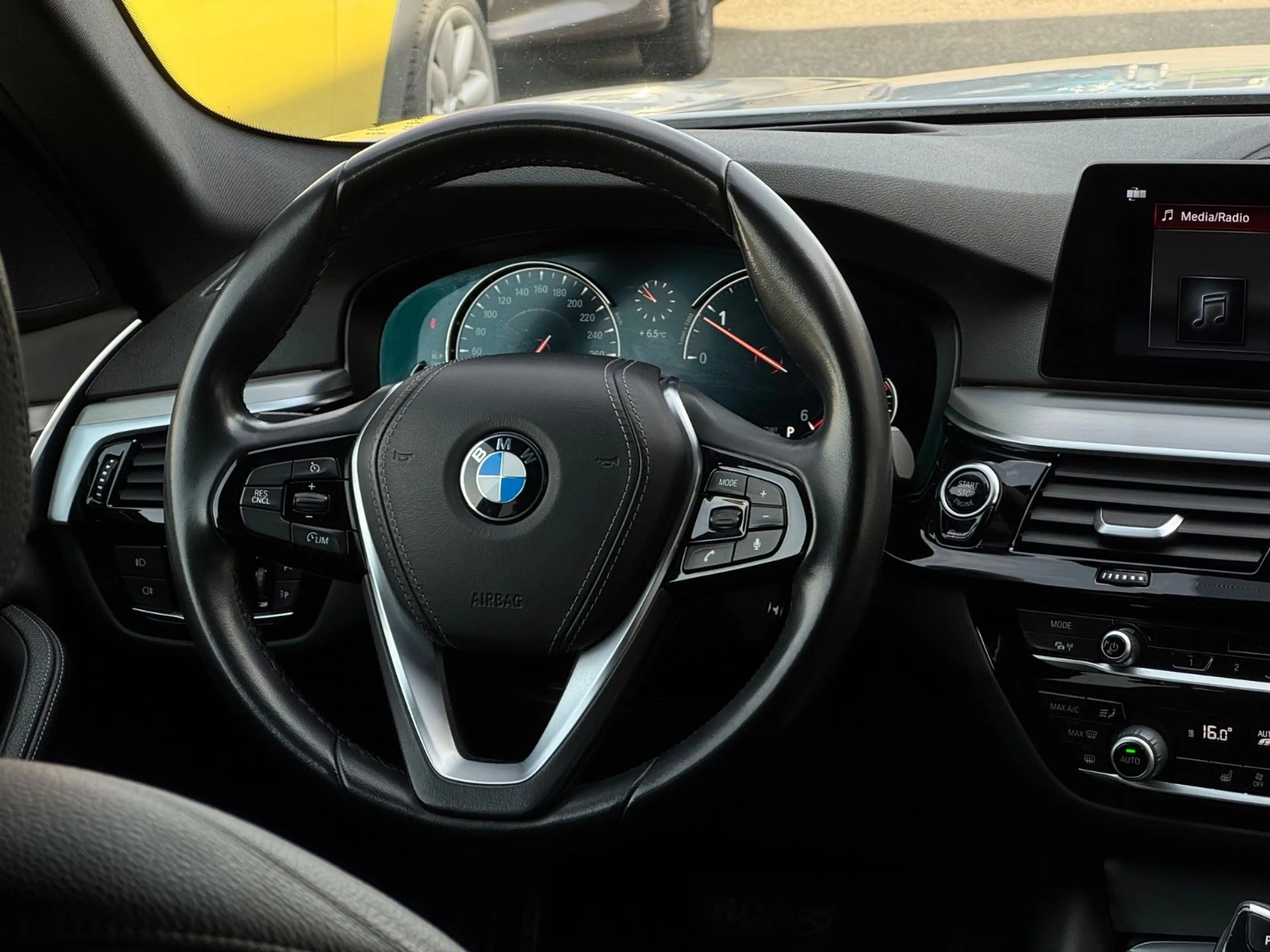 BMW 520 d Touring Sport Line*HEAD-UP*GARANTIE*KAMERA* — photo 10