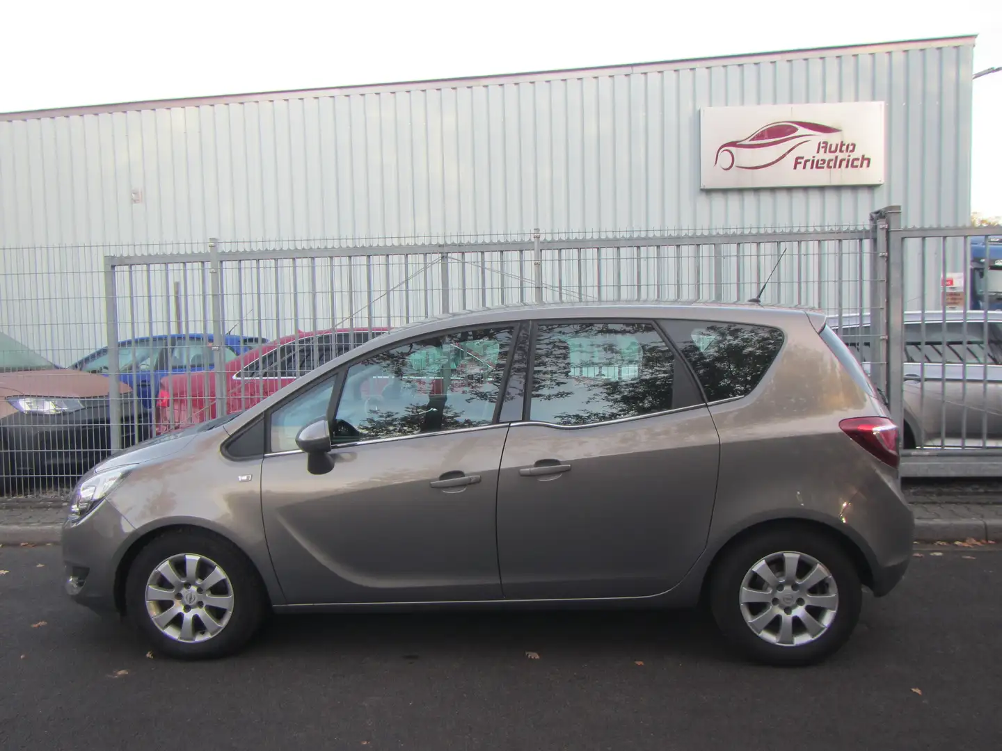 Opel Meriva Innovation Automatik, TÜV neu, aus 1.Hand Beige - 2